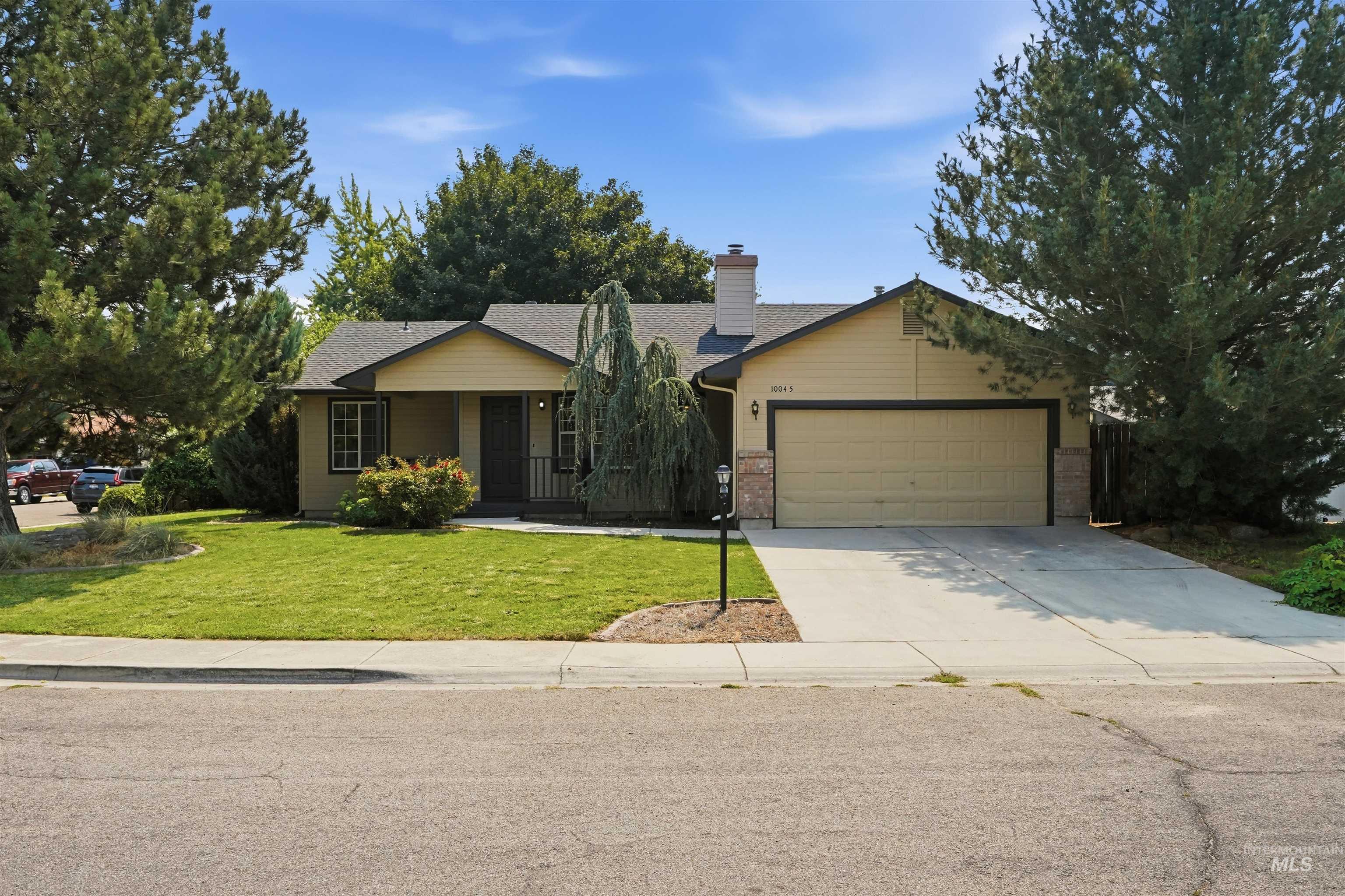 10045 W Lupine St, Boise, Idaho 83704, 3 Bedrooms, 2 Bathrooms, Residential For Sale, Price $424,900,MLS 98997129