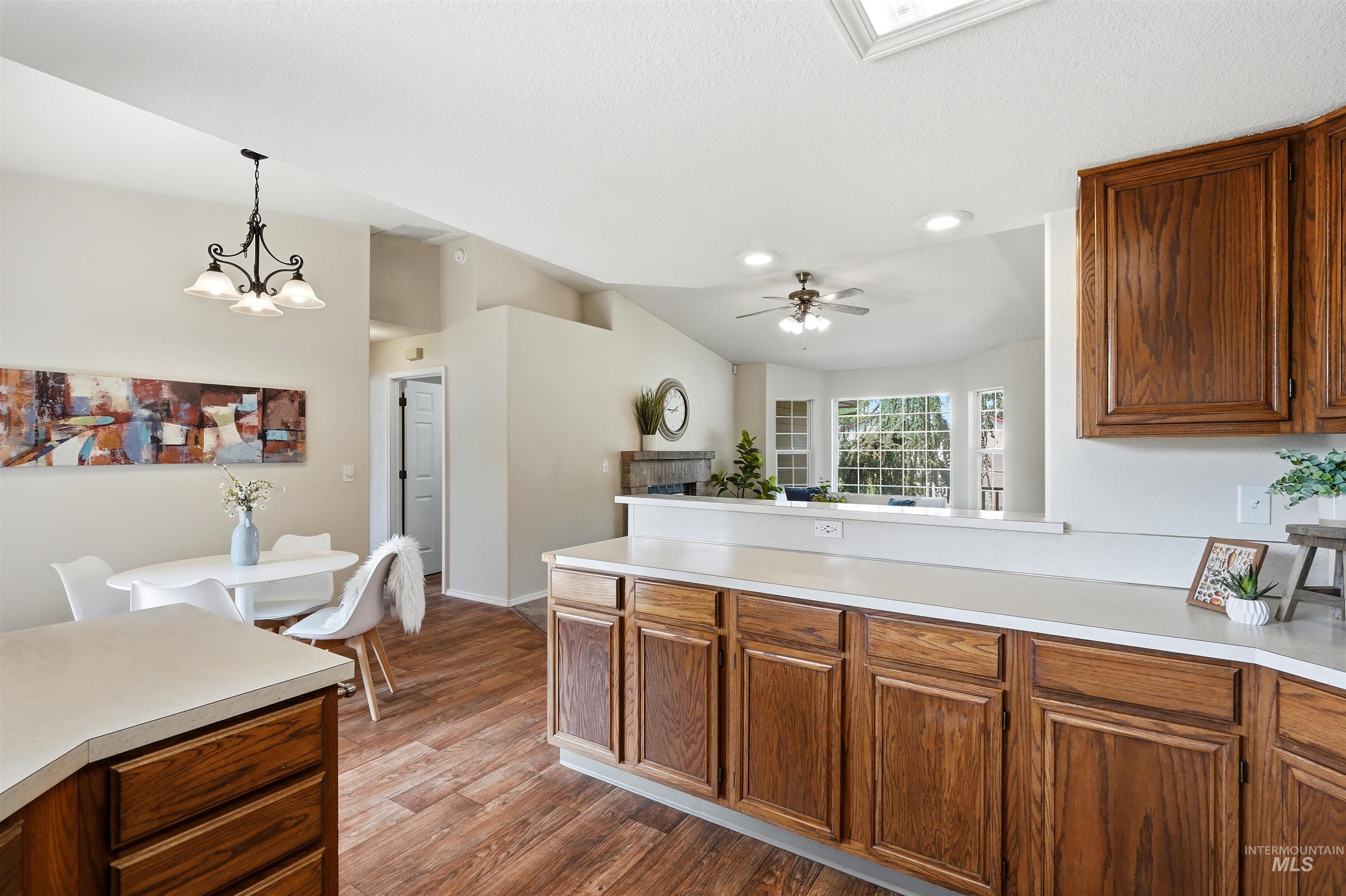 10045 W Lupine St, Boise, Idaho 83704, 3 Bedrooms, 2 Bathrooms, Residential For Sale, Price $424,900,MLS 98997129