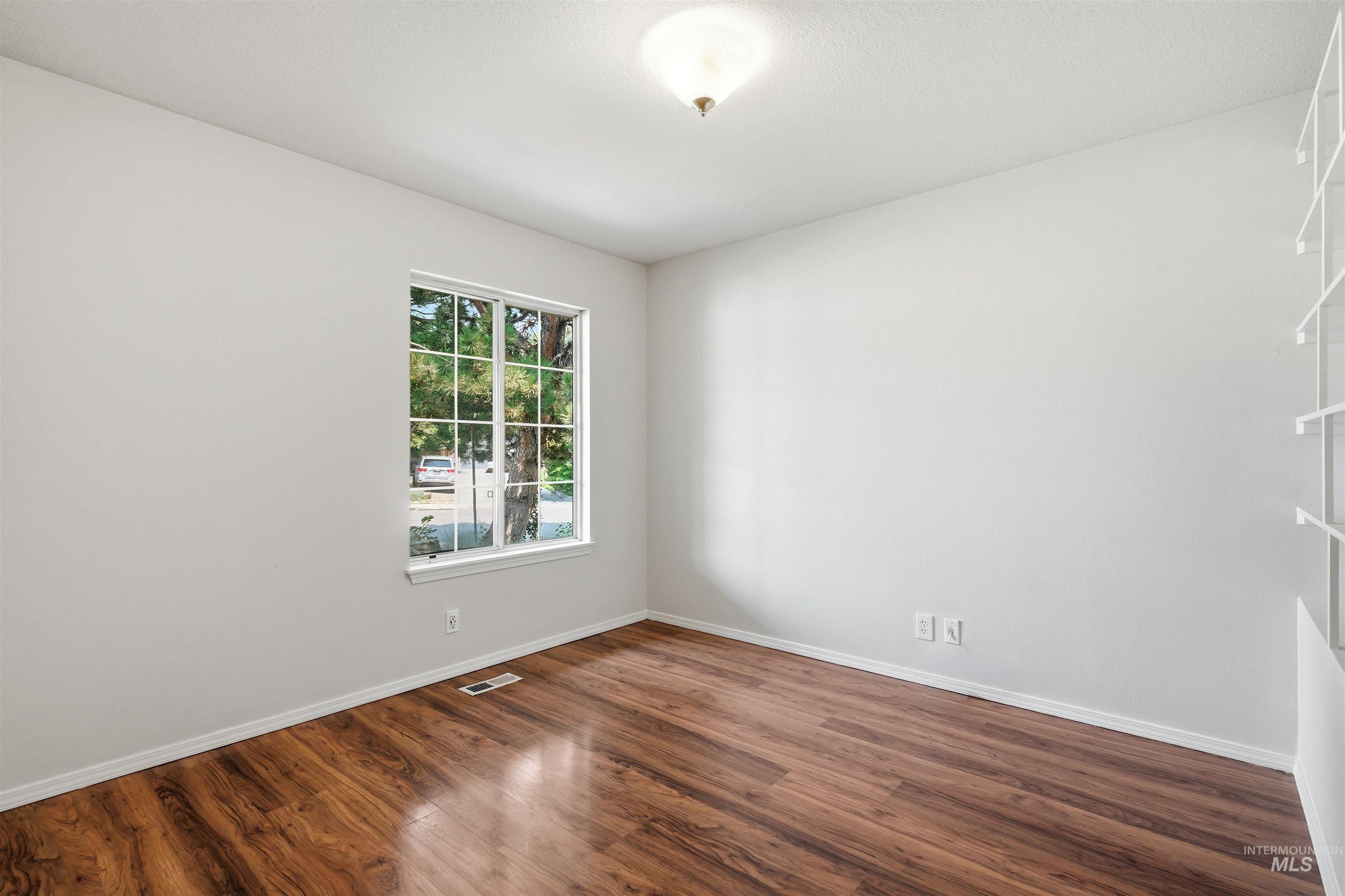 10045 W Lupine St, Boise, Idaho 83704, 3 Bedrooms, 2 Bathrooms, Residential For Sale, Price $424,900,MLS 98997129