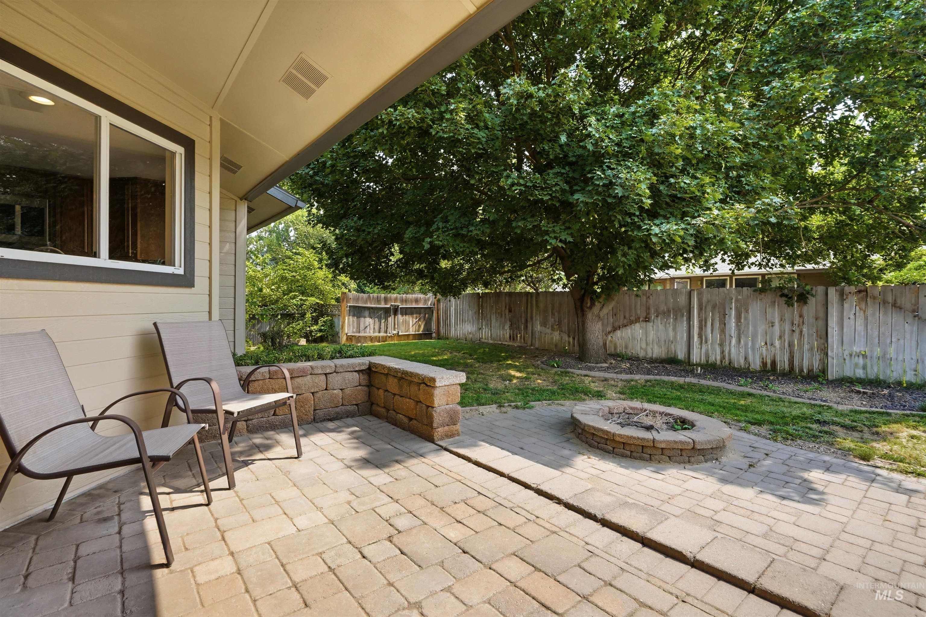 10045 W Lupine St, Boise, Idaho 83704, 3 Bedrooms, 2 Bathrooms, Residential For Sale, Price $424,900,MLS 98997129