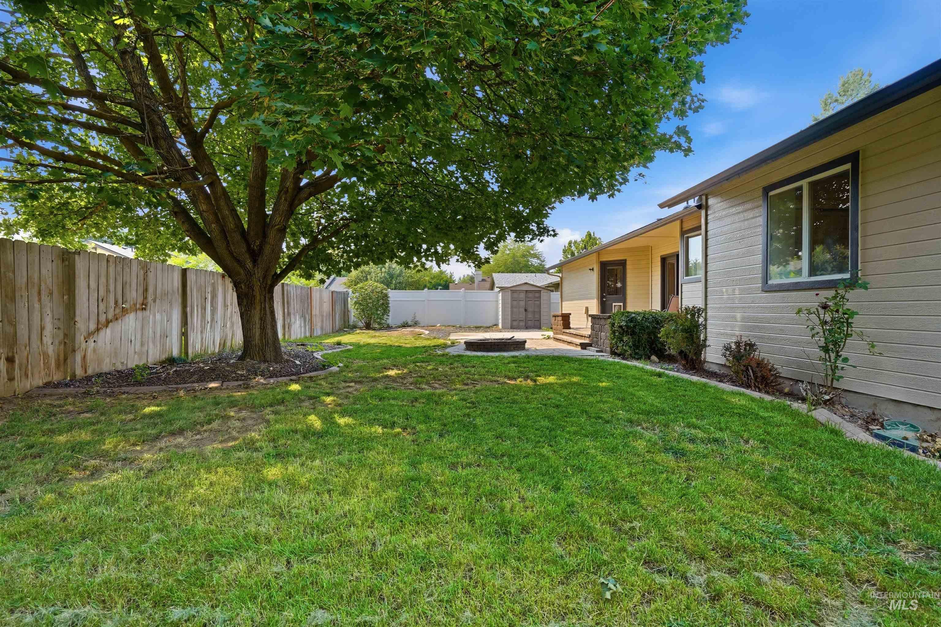 10045 W Lupine St, Boise, Idaho 83704, 3 Bedrooms, 2 Bathrooms, Residential For Sale, Price $424,900,MLS 98997129