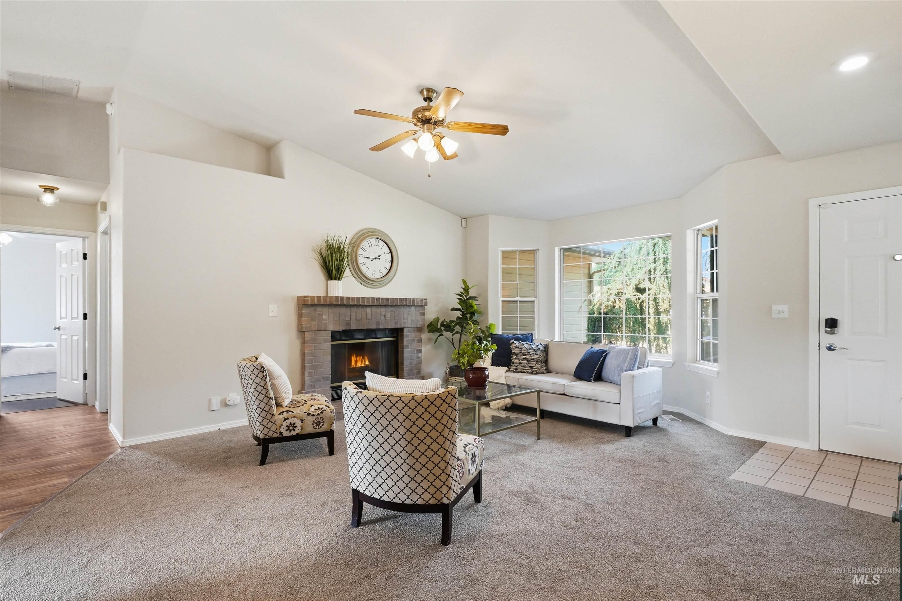 10045 W Lupine St, Boise, Idaho 83704, 3 Bedrooms, 2 Bathrooms, Residential For Sale, Price $424,900,MLS 98997129