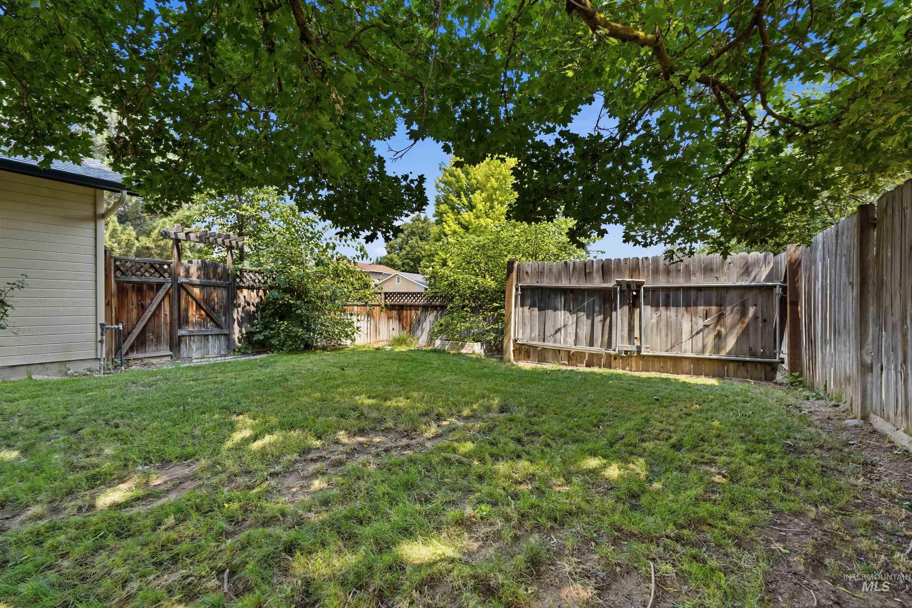 10045 W Lupine St, Boise, Idaho 83704, 3 Bedrooms, 2 Bathrooms, Residential For Sale, Price $424,900,MLS 98997129