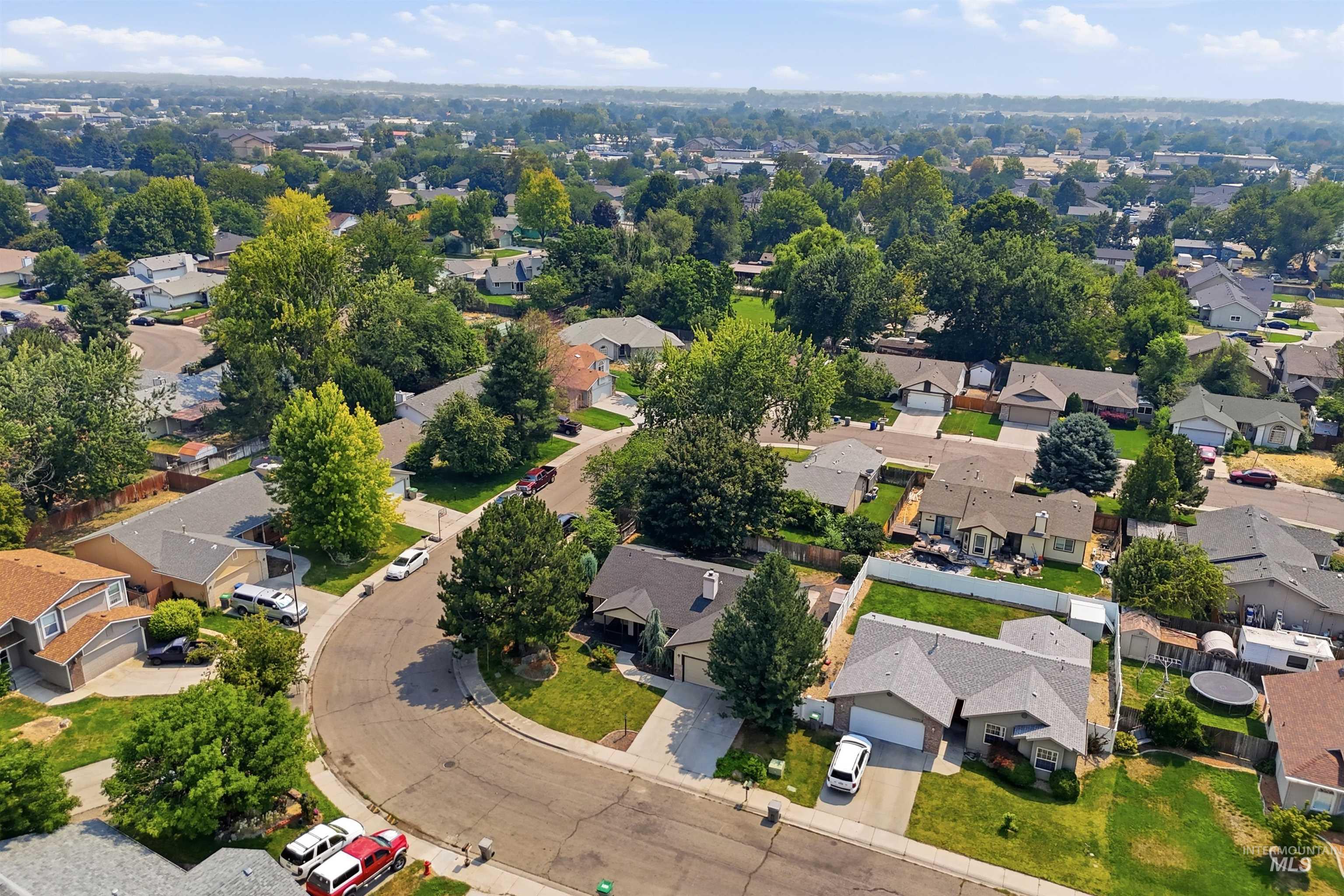 10045 W Lupine St, Boise, Idaho 83704, 3 Bedrooms, 2 Bathrooms, Residential For Sale, Price $424,900,MLS 98997129
