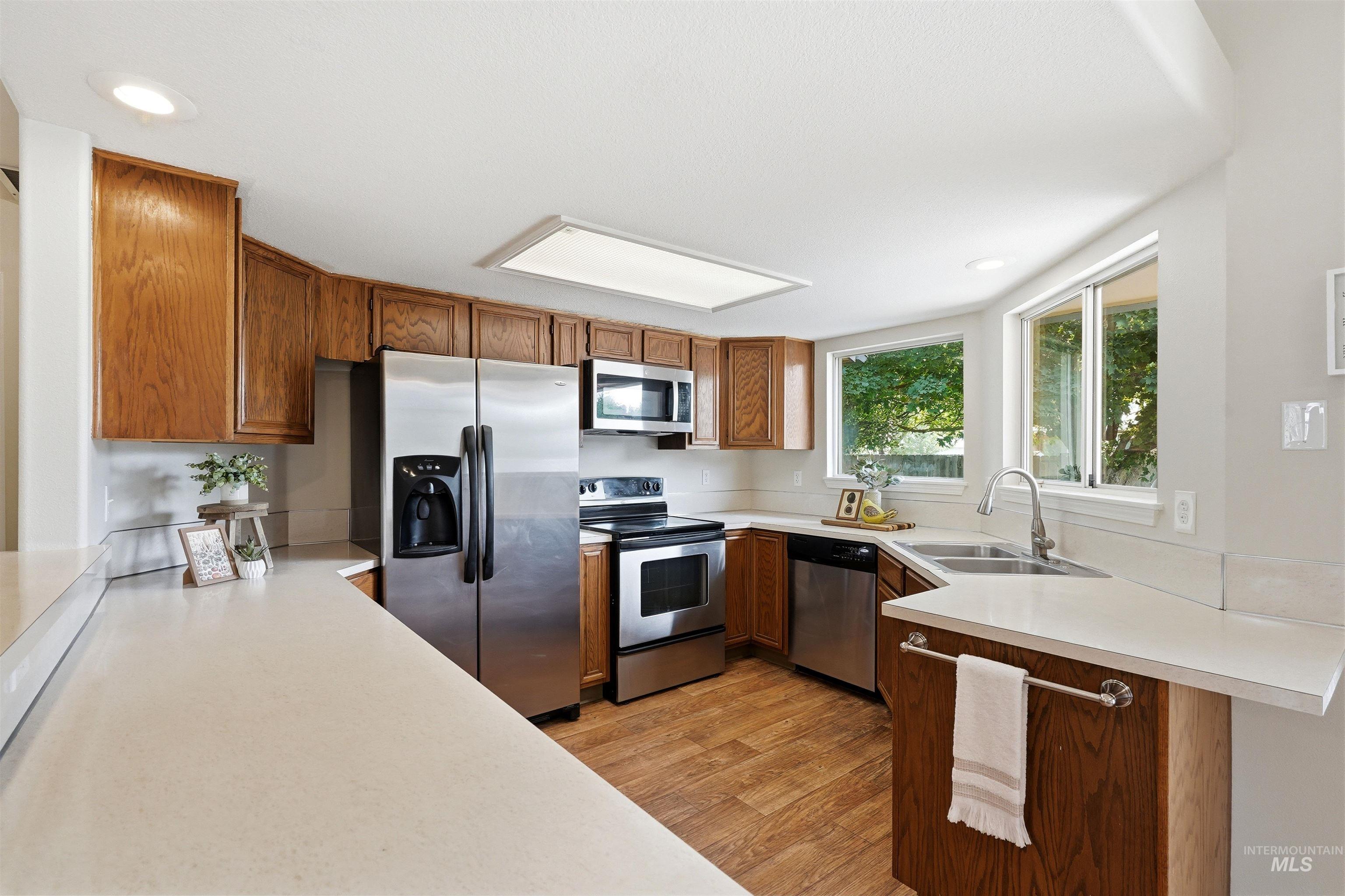10045 W Lupine St, Boise, Idaho 83704, 3 Bedrooms, 2 Bathrooms, Residential For Sale, Price $424,900,MLS 98997129