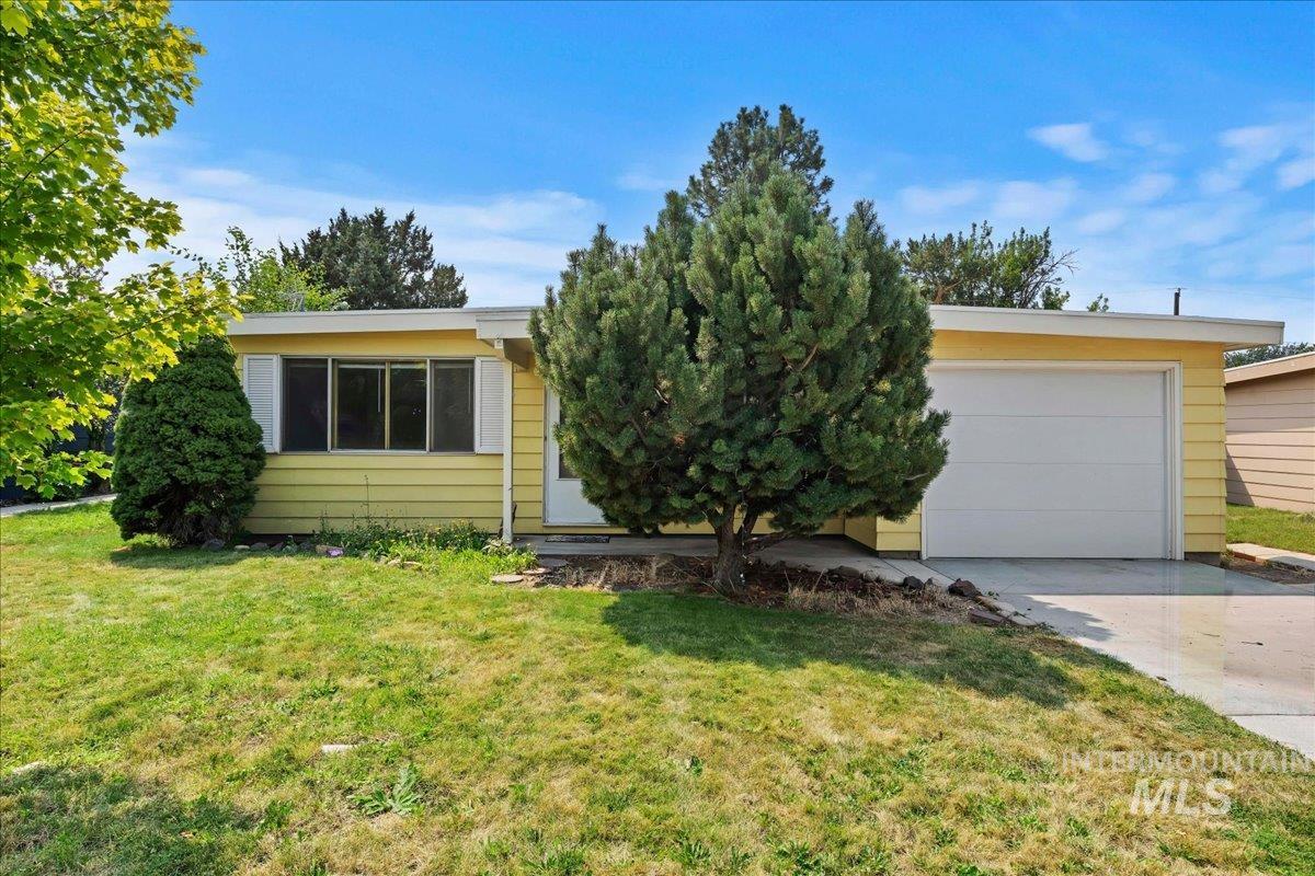 6315 W Dorian Street, Boise, Idaho 83709, 3 Bedrooms, 1 Bathroom, Residential For Sale, Price $319,900,MLS 98997132