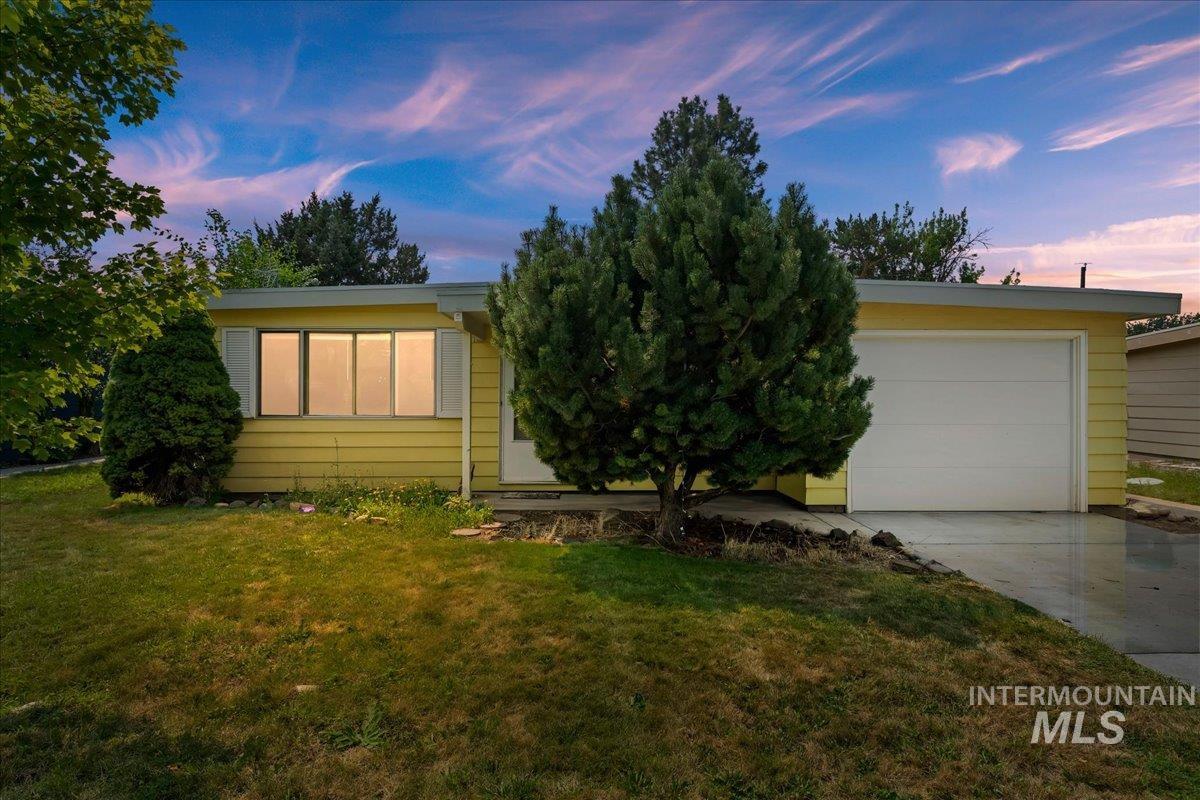 6315 W Dorian Street, Boise, Idaho 83709, 3 Bedrooms, 1 Bathroom, Residential For Sale, Price $319,900,MLS 98997132