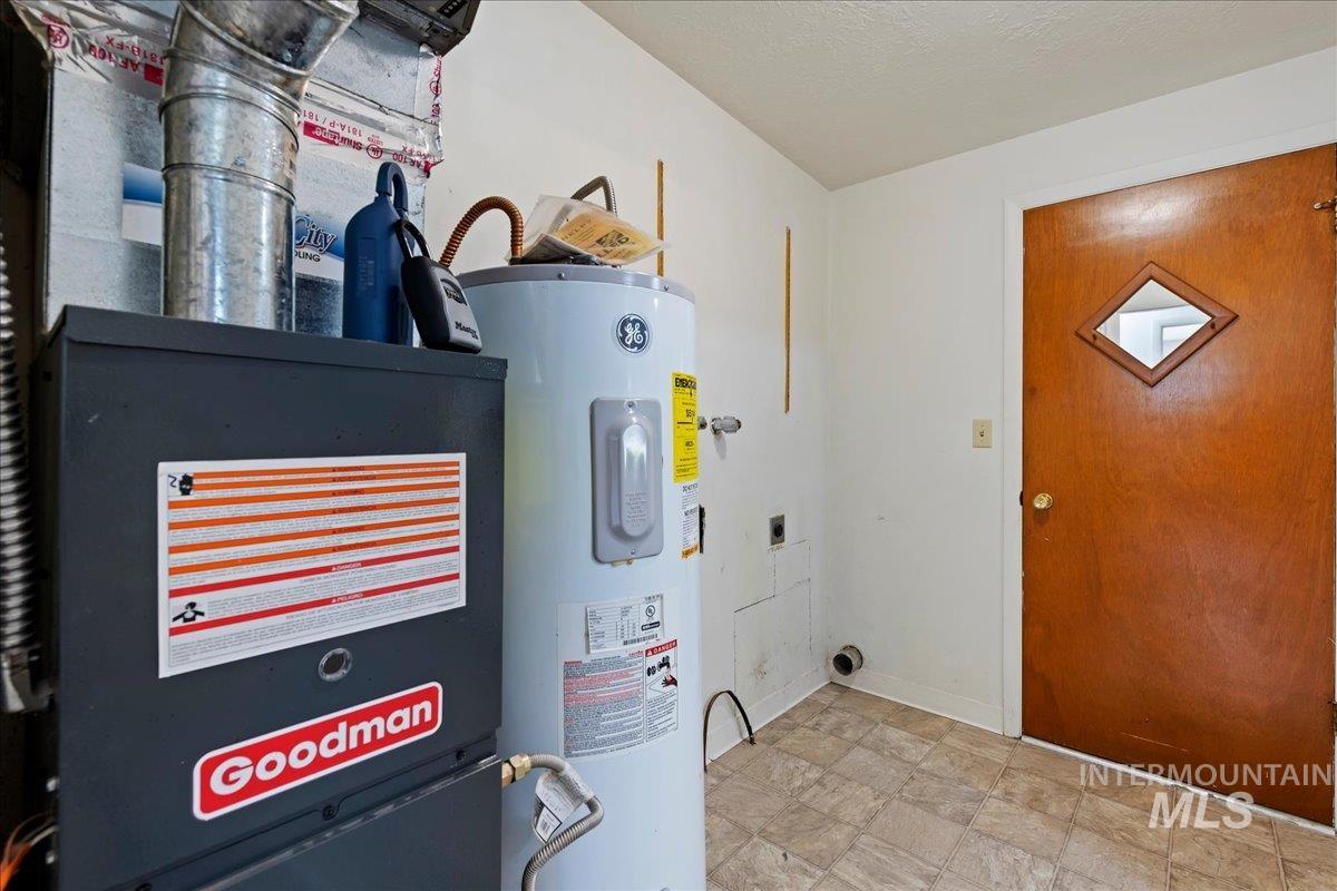 6315 W Dorian Street, Boise, Idaho 83709, 3 Bedrooms, 1 Bathroom, Residential For Sale, Price $319,900,MLS 98997132