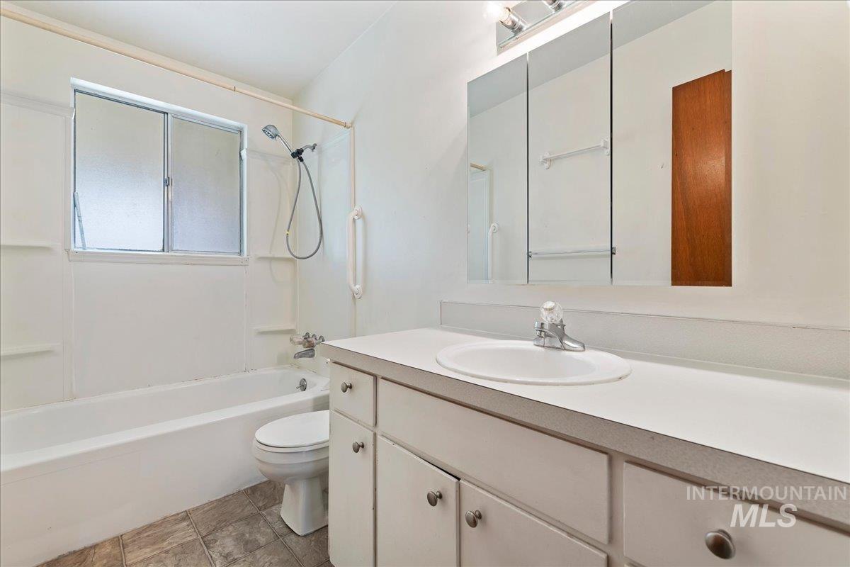 6315 W Dorian Street, Boise, Idaho 83709, 3 Bedrooms, 1 Bathroom, Residential For Sale, Price $319,900,MLS 98997132