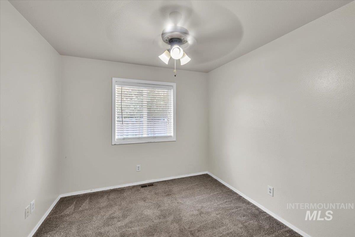 140 W 15th N, Mountain Home, Idaho 83647, 3 Bedrooms, 2 Bathrooms, Residential For Sale, Price $295,000,MLS 98997133