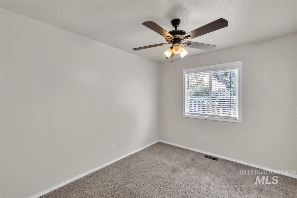 140 W 15th N, Mountain Home, Idaho 83647, 3 Bedrooms, 2 Bathrooms, Residential For Sale, Price $295,000,MLS 98997133