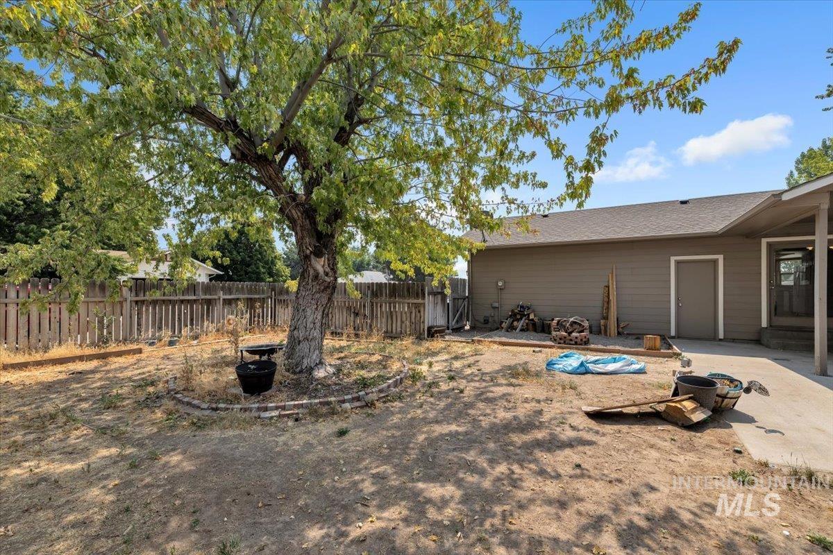 140 W 15th N, Mountain Home, Idaho 83647, 3 Bedrooms, 2 Bathrooms, Residential For Sale, Price $295,000,MLS 98997133