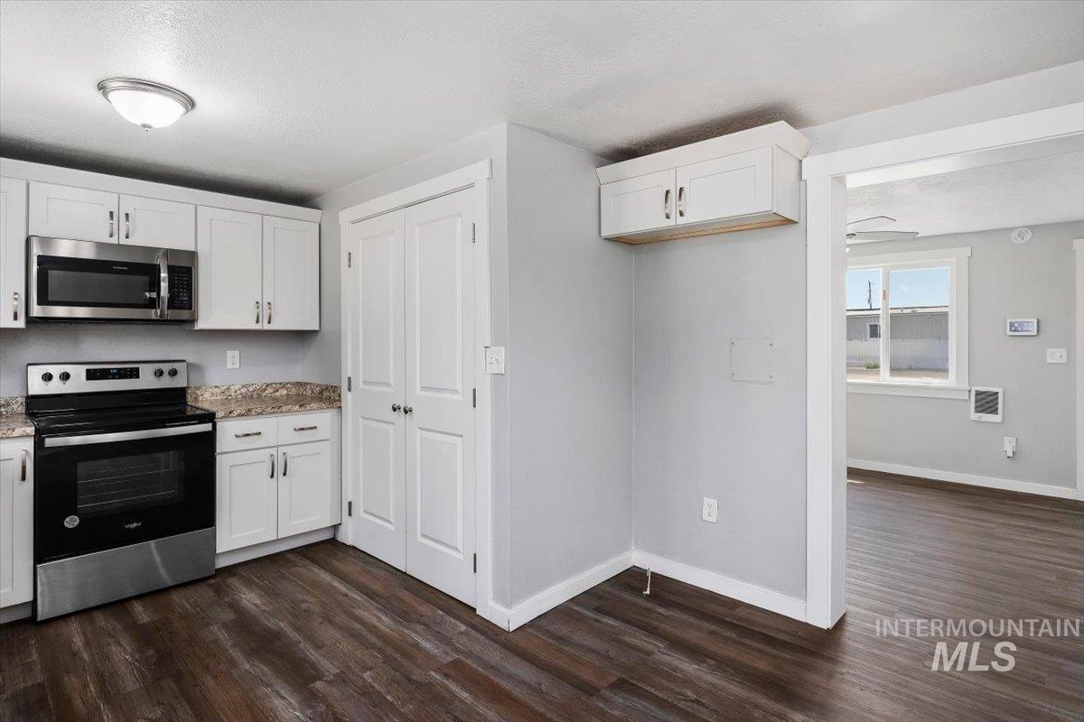 110 Park St N, Hazelton, Idaho 83335, 3 Bedrooms, 2 Bathrooms, Residential For Sale, Price $275,000,MLS 98997138