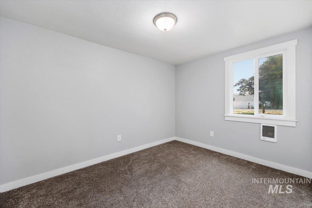 110 Park St N, Hazelton, Idaho 83335, 3 Bedrooms, 2 Bathrooms, Residential For Sale, Price $275,000,MLS 98997138