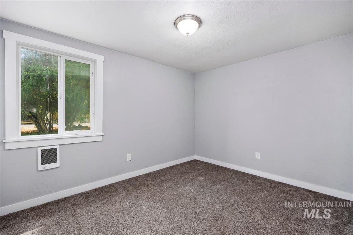 110 Park St N, Hazelton, Idaho 83335, 3 Bedrooms, 2 Bathrooms, Residential For Sale, Price $275,000,MLS 98997138