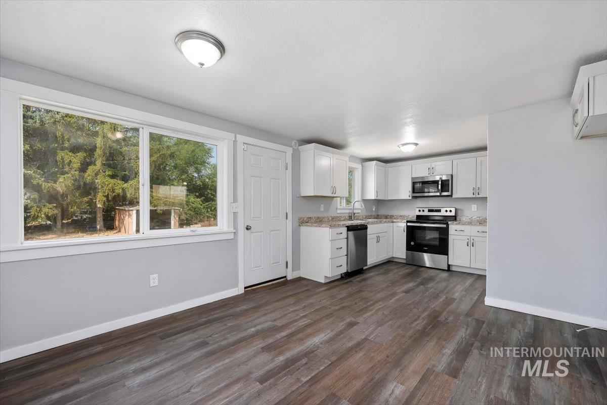 110 Park St N, Hazelton, Idaho 83335, 3 Bedrooms, 2 Bathrooms, Residential For Sale, Price $275,000,MLS 98997138