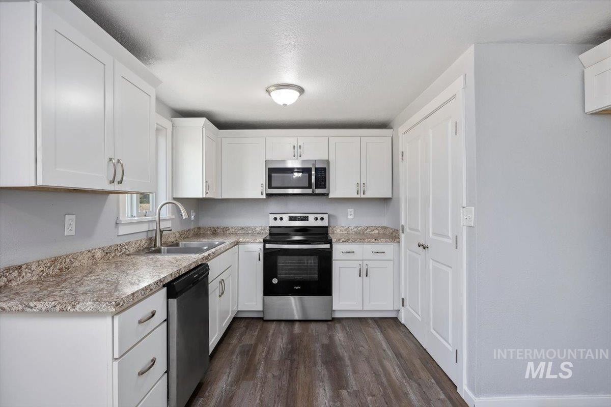 110 Park St N, Hazelton, Idaho 83335, 3 Bedrooms, 2 Bathrooms, Residential For Sale, Price $275,000,MLS 98997138