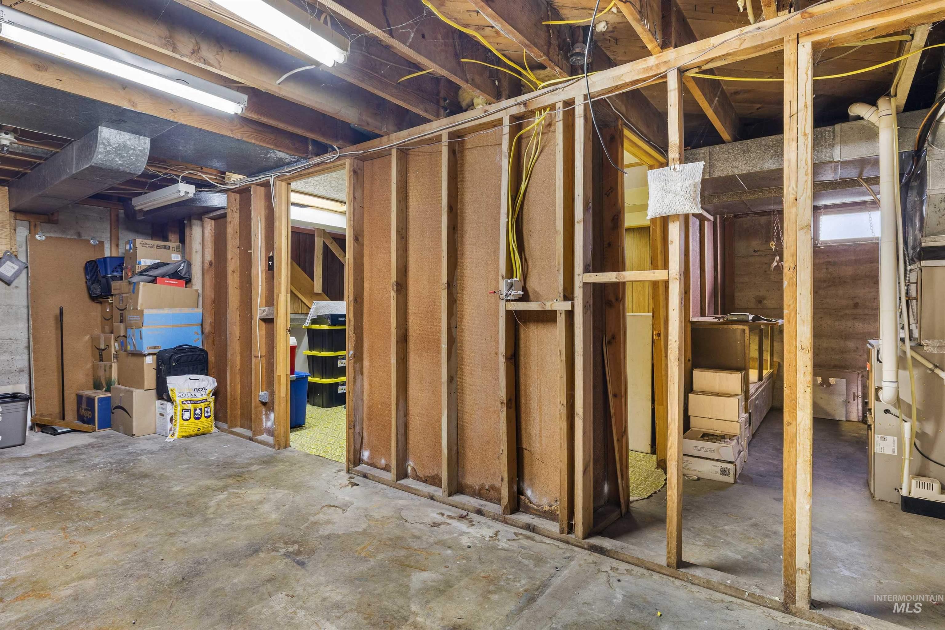 365 Caswell Ave. West, Twin Falls, Idaho 83301, 2 Bedrooms, 1 Bathroom, Residential For Sale, Price $280,000,MLS 98997144