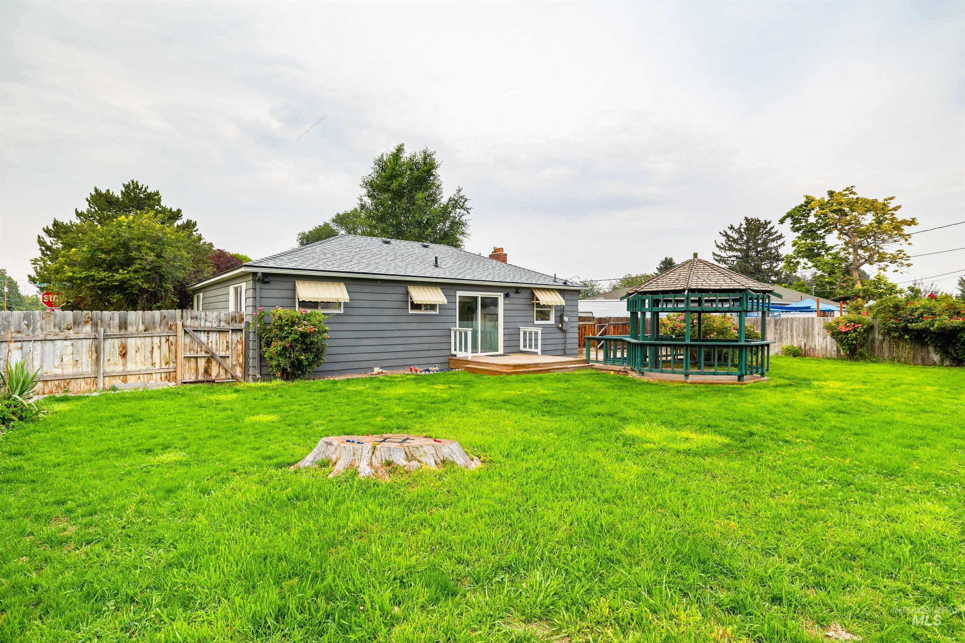 365 Caswell Ave. West, Twin Falls, Idaho 83301, 2 Bedrooms, 1 Bathroom, Residential For Sale, Price $280,000,MLS 98997144