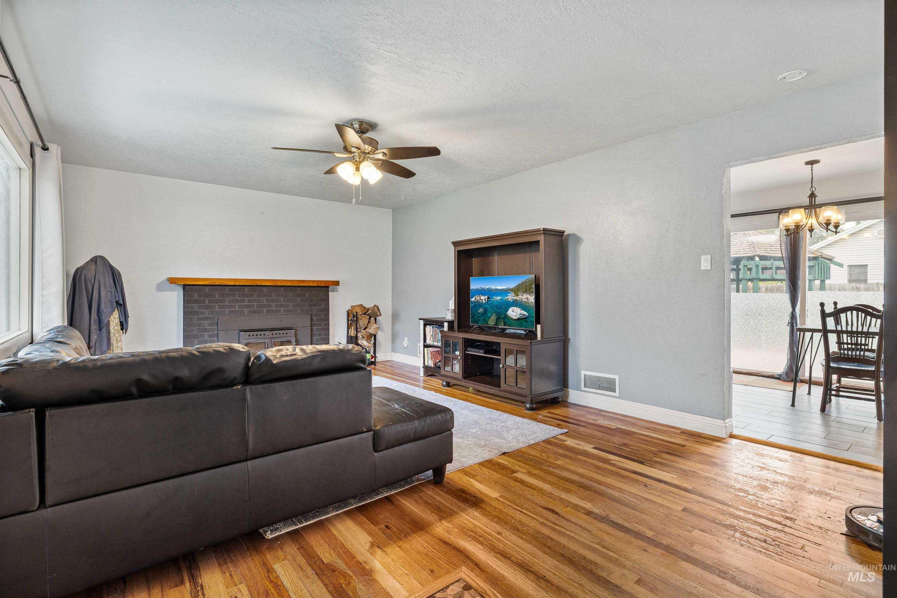 365 Caswell Ave. West, Twin Falls, Idaho 83301, 2 Bedrooms, 1 Bathroom, Residential For Sale, Price $280,000,MLS 98997144