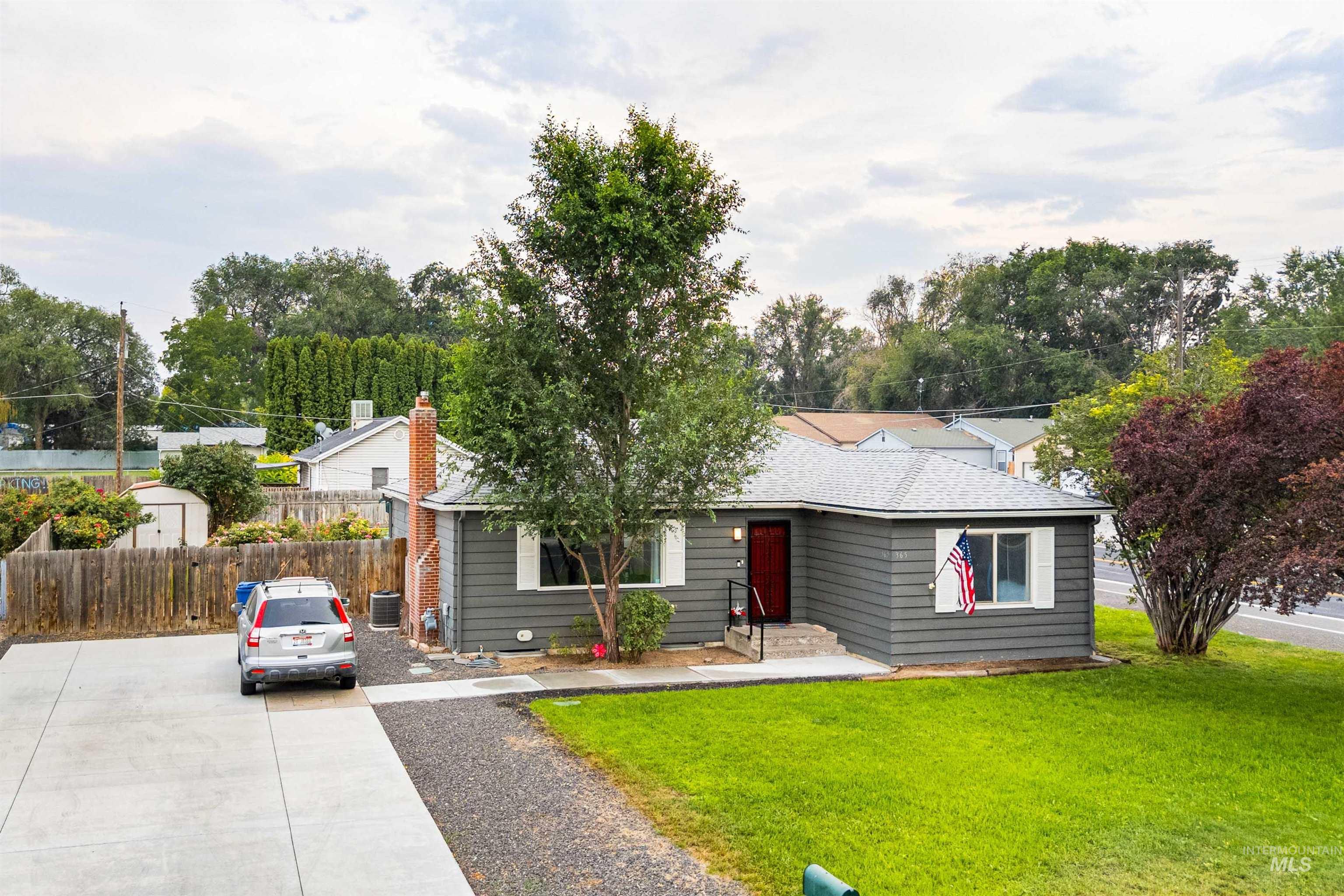 365 Caswell Ave. West, Twin Falls, Idaho 83301, 2 Bedrooms, 1 Bathroom, Residential For Sale, Price $280,000,MLS 98997144