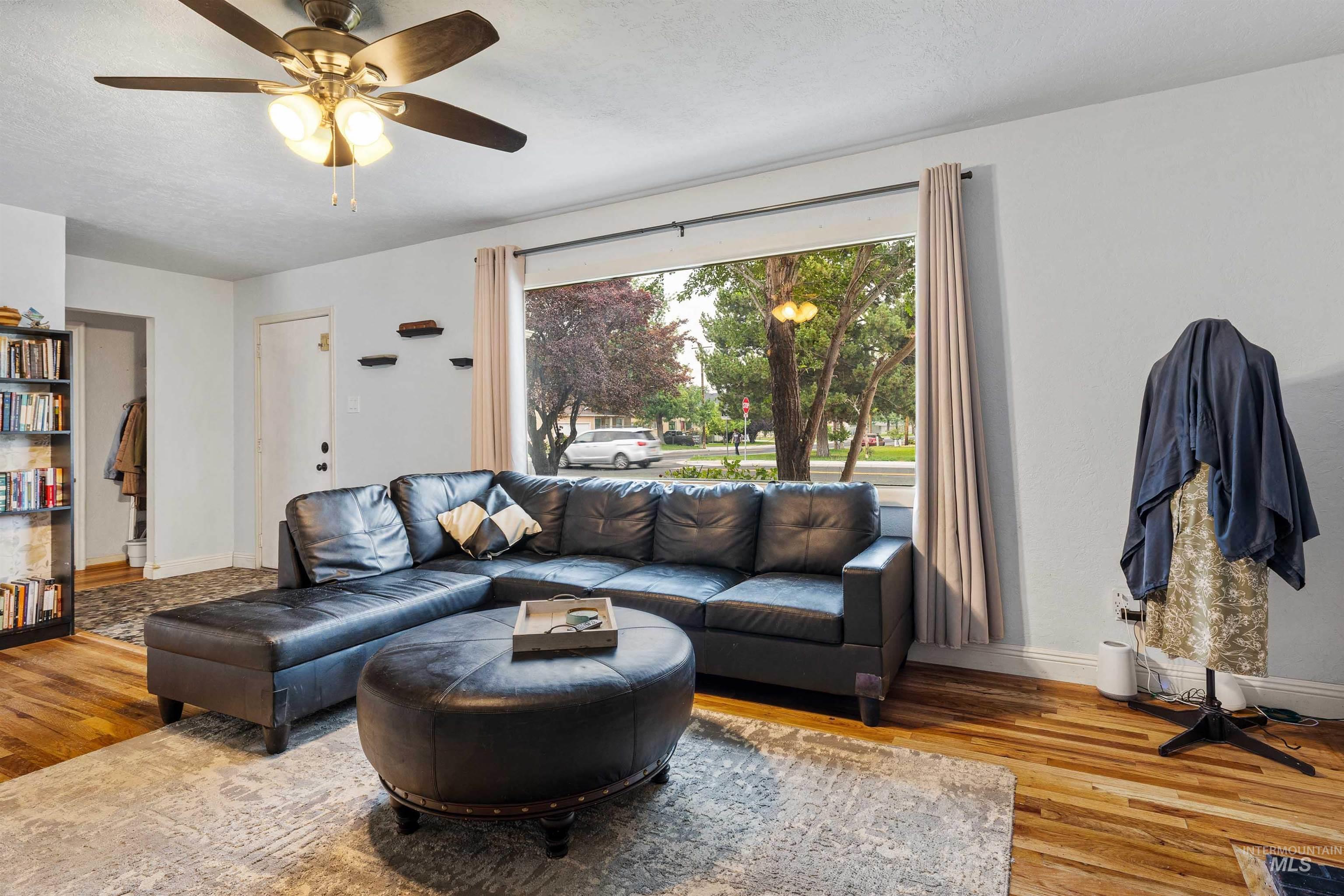 365 Caswell Ave. West, Twin Falls, Idaho 83301, 2 Bedrooms, 1 Bathroom, Residential For Sale, Price $280,000,MLS 98997144
