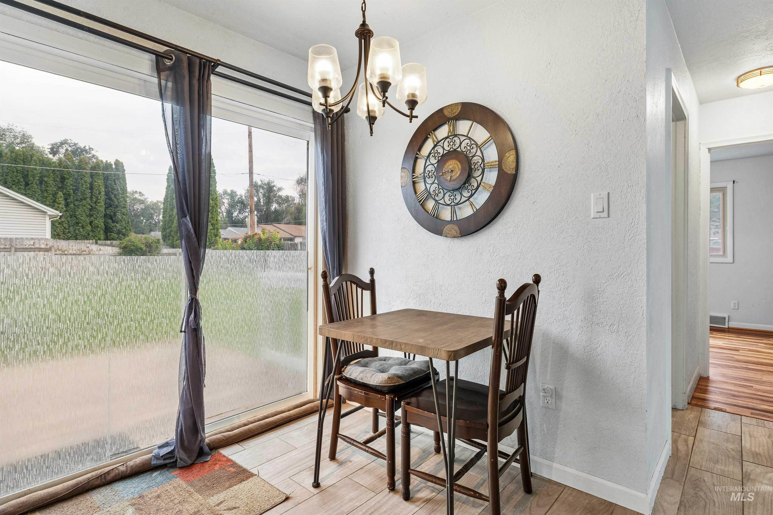 365 Caswell Ave. West, Twin Falls, Idaho 83301, 2 Bedrooms, 1 Bathroom, Residential For Sale, Price $280,000,MLS 98997144