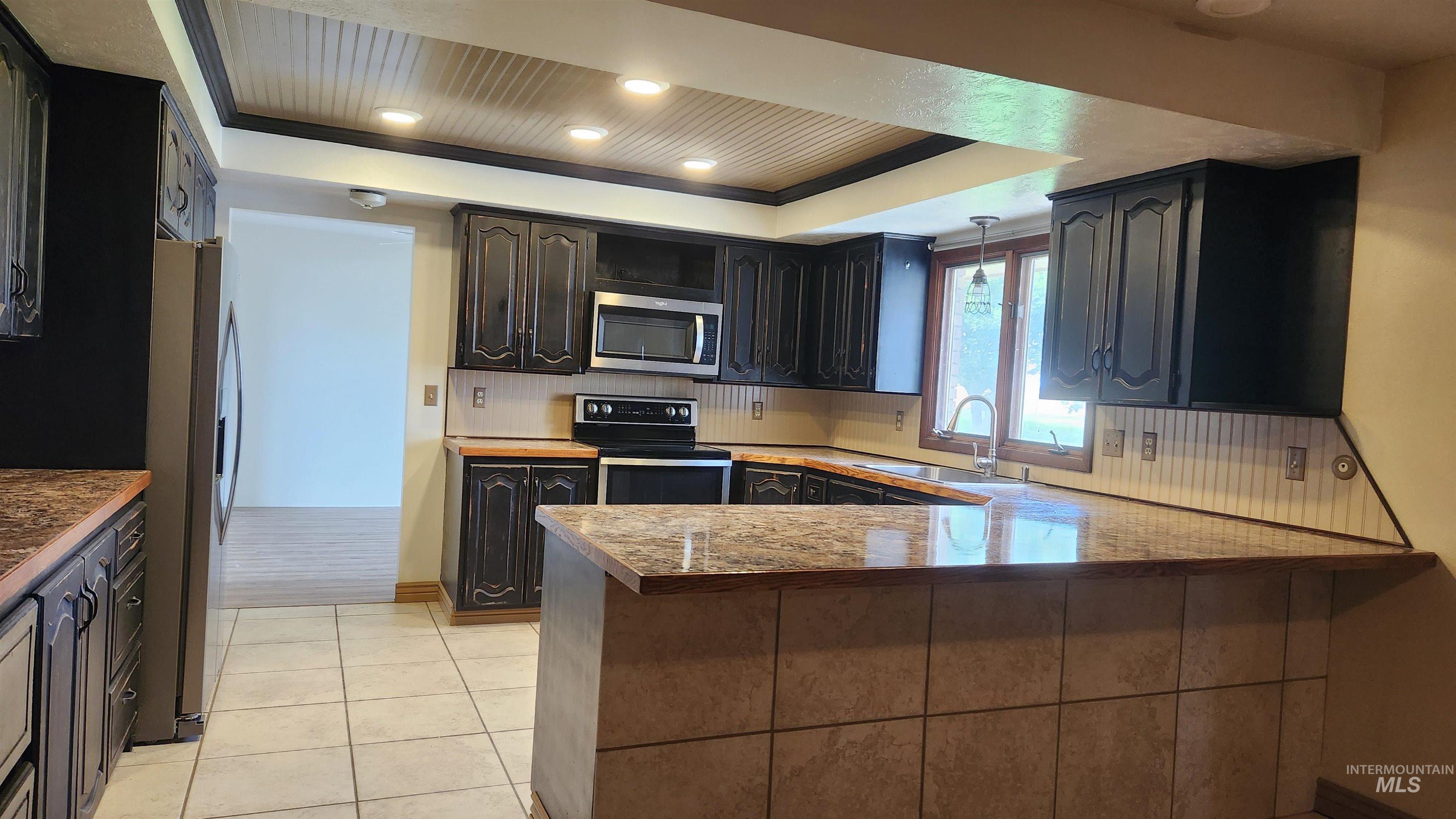 288 S 123 W, Burley, Idaho 83318, 5 Bedrooms, 3.5 Bathrooms, Residential For Sale, Price $649,500,MLS 98997151
