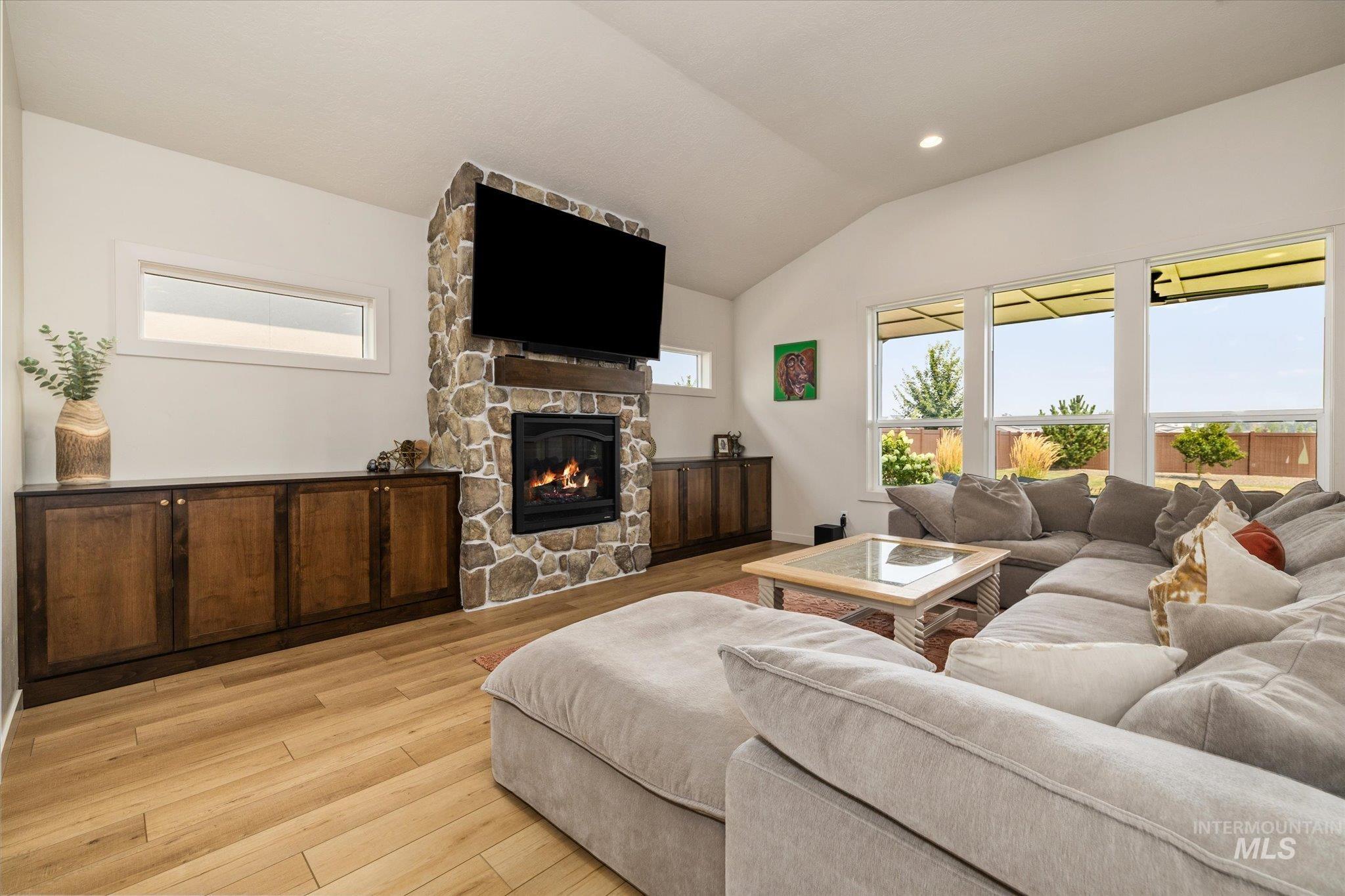 3276 N Fire Flower Ave, Star, Idaho 83669, 4 Bedrooms, 2.5 Bathrooms, Residential For Sale, Price $800,000, 98997153