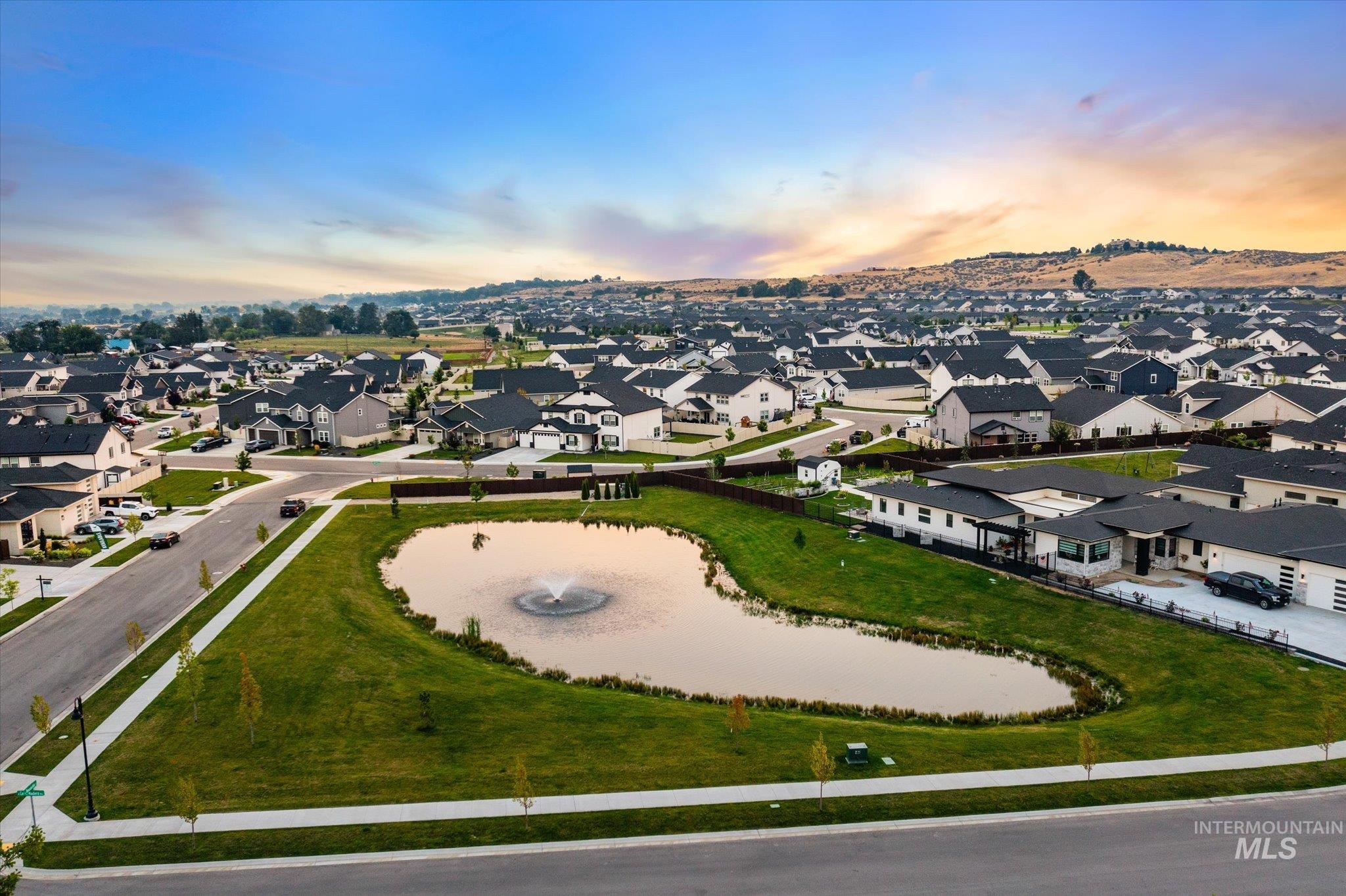 3276 N Fire Flower Ave, Star, Idaho 83669, 4 Bedrooms, 2.5 Bathrooms, Residential For Sale, Price $800,000, 98997153
