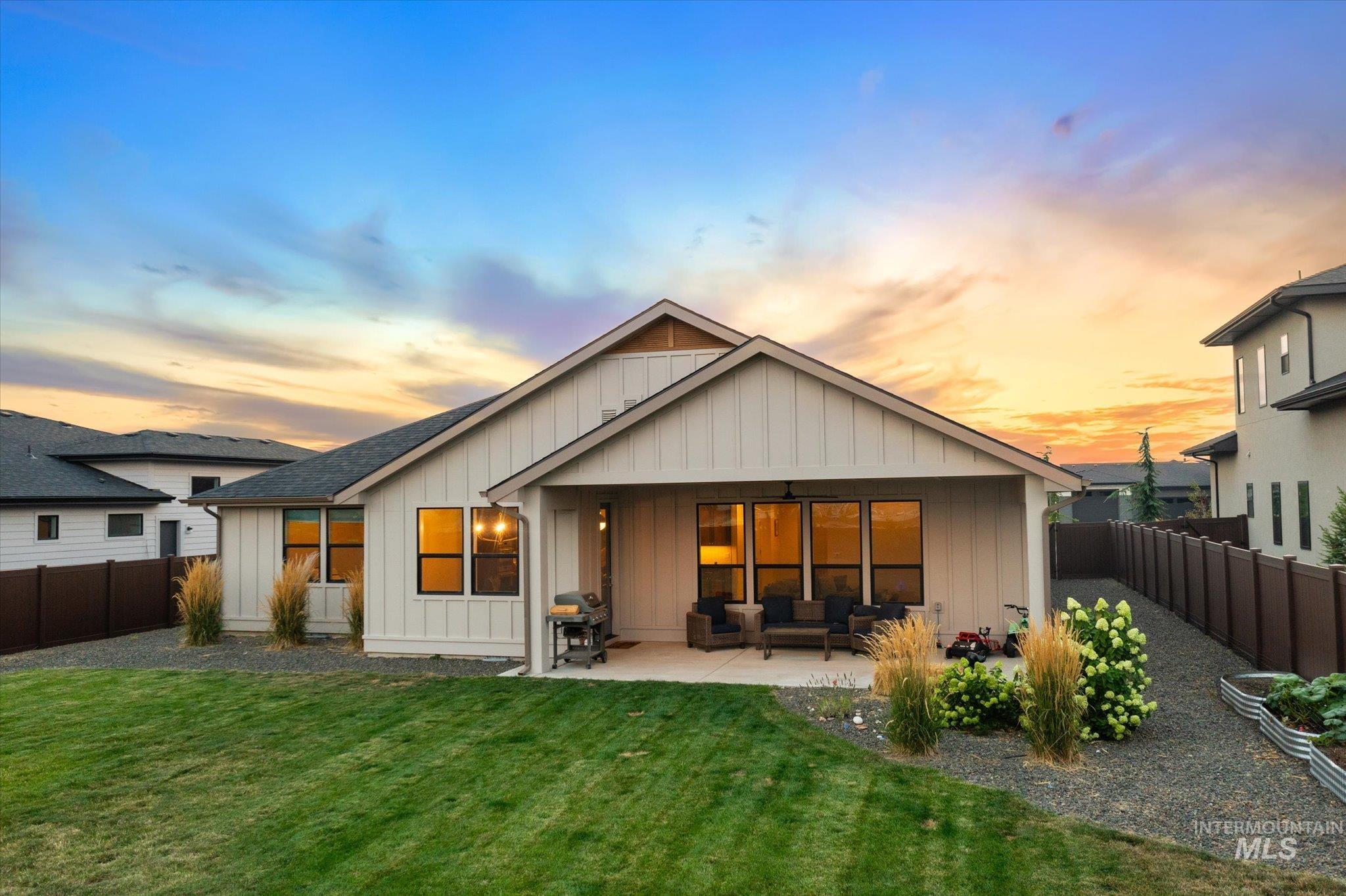3276 N Fire Flower Ave, Star, Idaho 83669, 4 Bedrooms, 2.5 Bathrooms, Residential For Sale, Price $800,000, 98997153