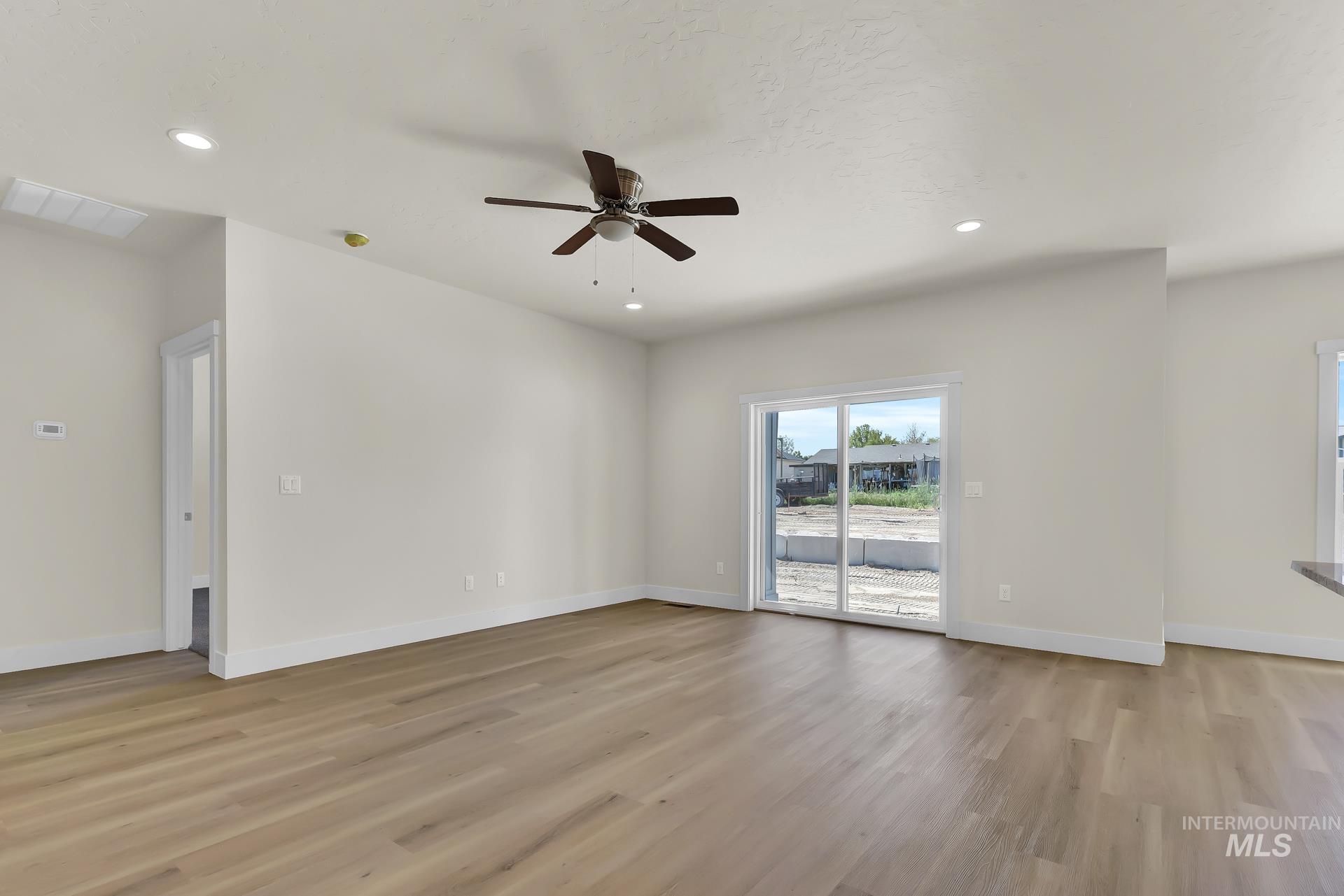 917 Sierra St, Vale, Oregon 97918, 3 Bedrooms, 2 Bathrooms, Residential For Sale, Price $345,000,MLS 98997156