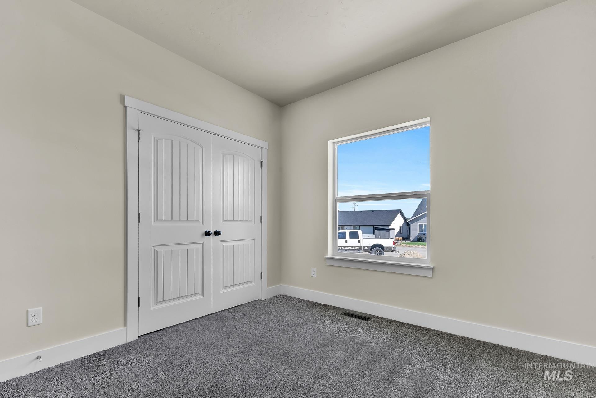 917 Sierra St, Vale, Oregon 97918, 3 Bedrooms, 2 Bathrooms, Residential For Sale, Price $345,000,MLS 98997156
