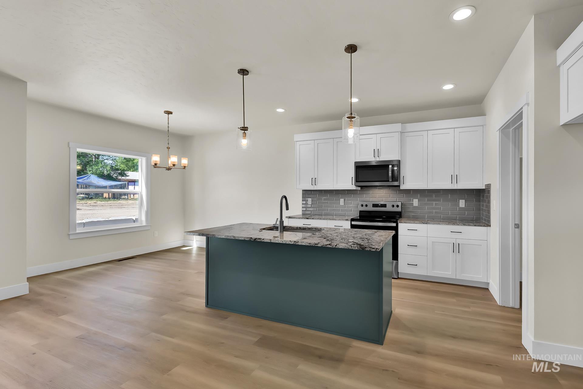 917 Sierra St, Vale, Oregon 97918, 3 Bedrooms, 2 Bathrooms, Residential For Sale, Price $345,000,MLS 98997156