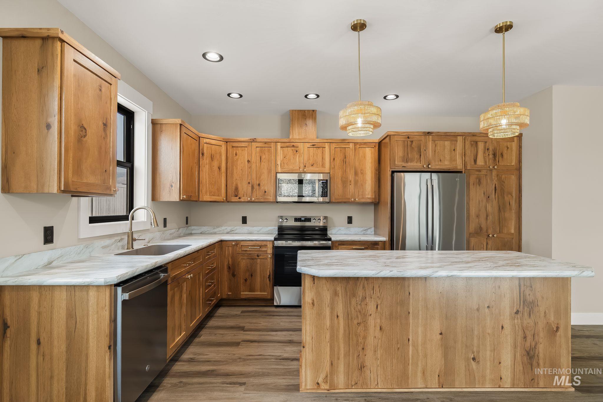 1685 Bennett Hill Drive, Clarkston, Washington 99403, 2 Bedrooms, 2 Bathrooms, Residential For Sale, Price $475,000,MLS 98997157