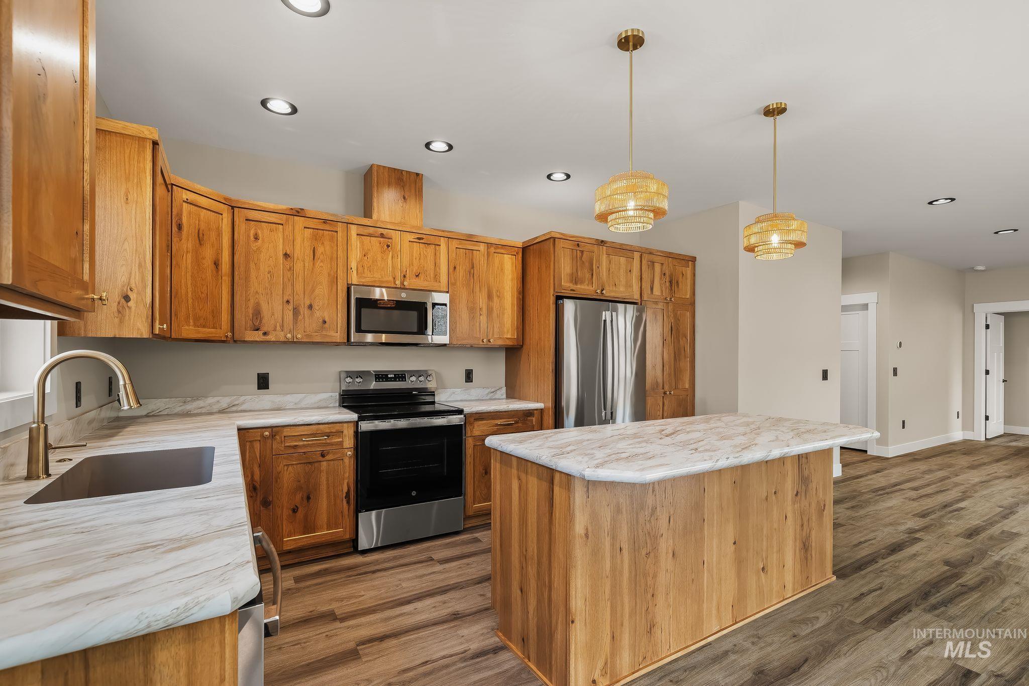 1685 Bennett Hill Drive, Clarkston, Washington 99403, 2 Bedrooms, 2 Bathrooms, Residential For Sale, Price $475,000,MLS 98997157