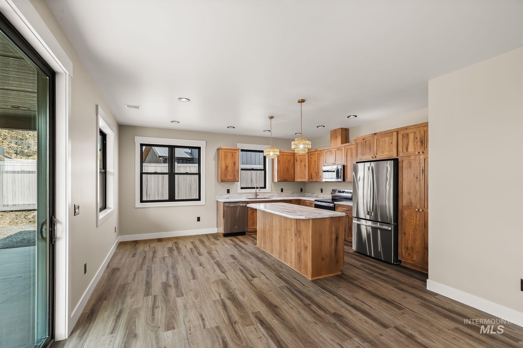 1685 Bennett Hill Drive, Clarkston, Washington 99403, 2 Bedrooms, 2 Bathrooms, Residential For Sale, Price $475,000,MLS 98997157