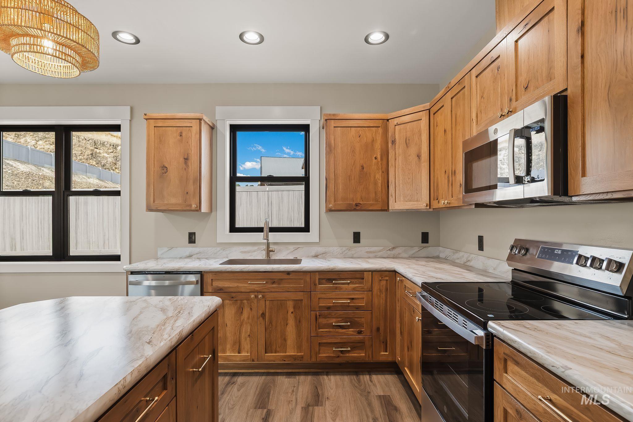 1685 Bennett Hill Drive, Clarkston, Washington 99403, 2 Bedrooms, 2 Bathrooms, Residential For Sale, Price $475,000,MLS 98997157