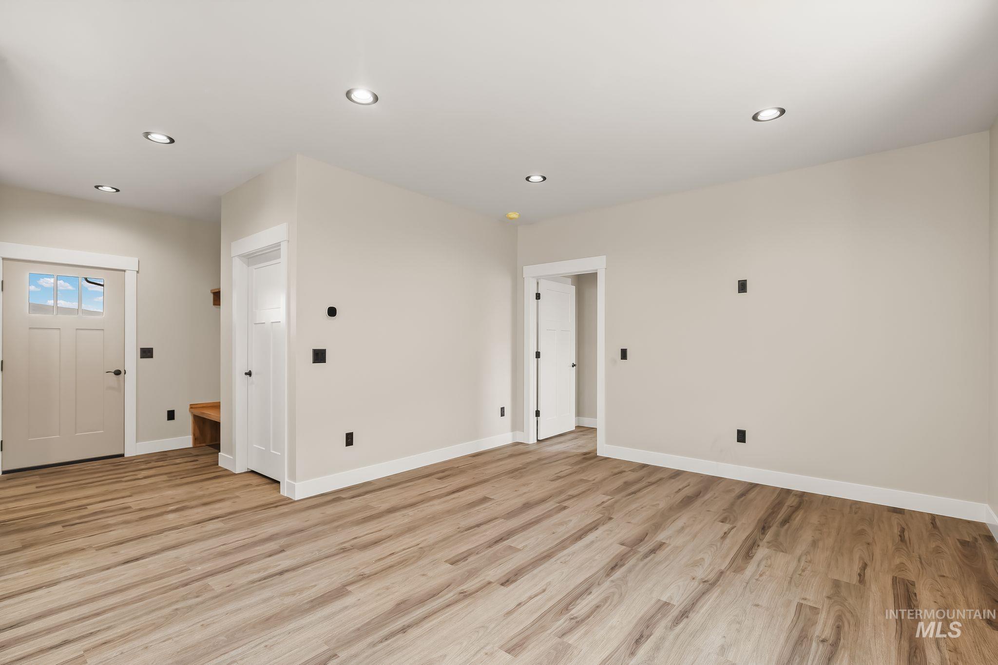 1685 Bennett Hill Drive, Clarkston, Washington 99403, 2 Bedrooms, 2 Bathrooms, Residential For Sale, Price $475,000,MLS 98997157
