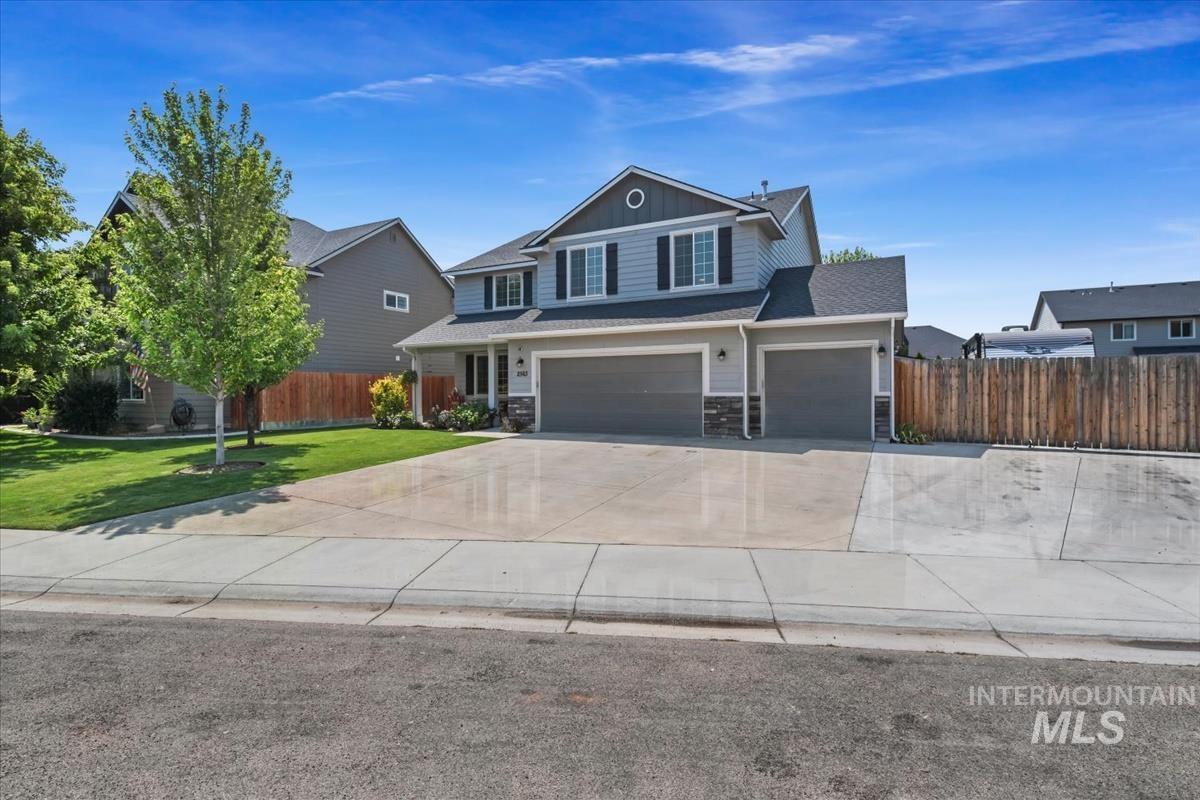 2563 N Honeysuckle Way, Kuna, Idaho 83634, 5 Bedrooms, 2.5 Bathrooms, Residential For Sale, Price $610,000,MLS 98997159