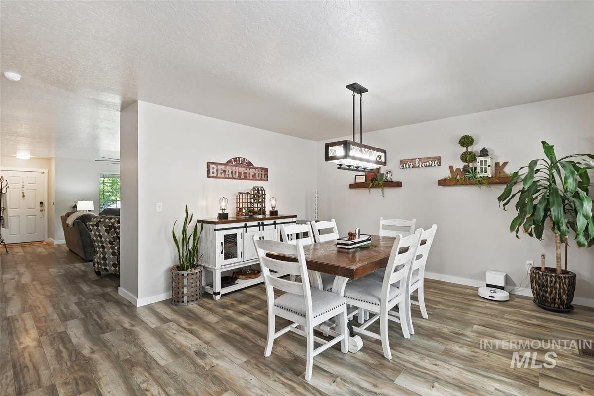 2563 N Honeysuckle Way, Kuna, Idaho 83634, 5 Bedrooms, 2.5 Bathrooms, Residential For Sale, Price $610,000,MLS 98997159