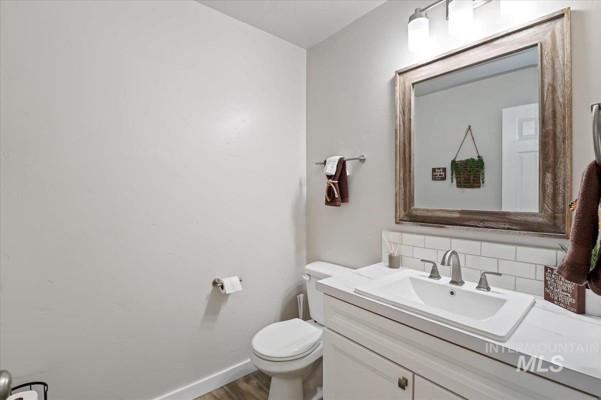 2563 N Honeysuckle Way, Kuna, Idaho 83634, 5 Bedrooms, 2.5 Bathrooms, Residential For Sale, Price $610,000,MLS 98997159