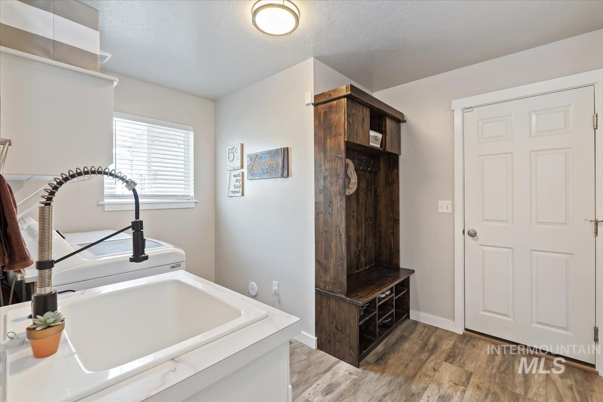 2563 N Honeysuckle Way, Kuna, Idaho 83634, 5 Bedrooms, 2.5 Bathrooms, Residential For Sale, Price $610,000,MLS 98997159