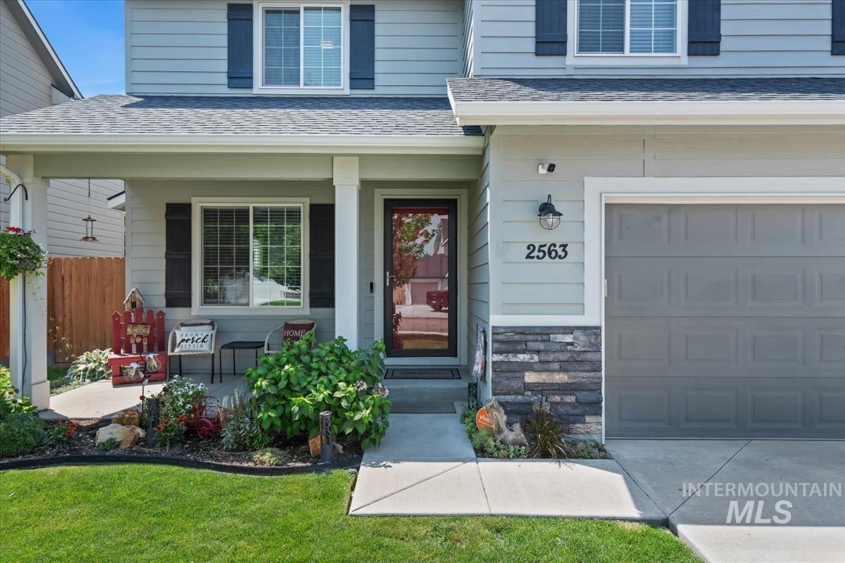 2563 N Honeysuckle Way, Kuna, Idaho 83634, 5 Bedrooms, 2.5 Bathrooms, Residential For Sale, Price $610,000,MLS 98997159