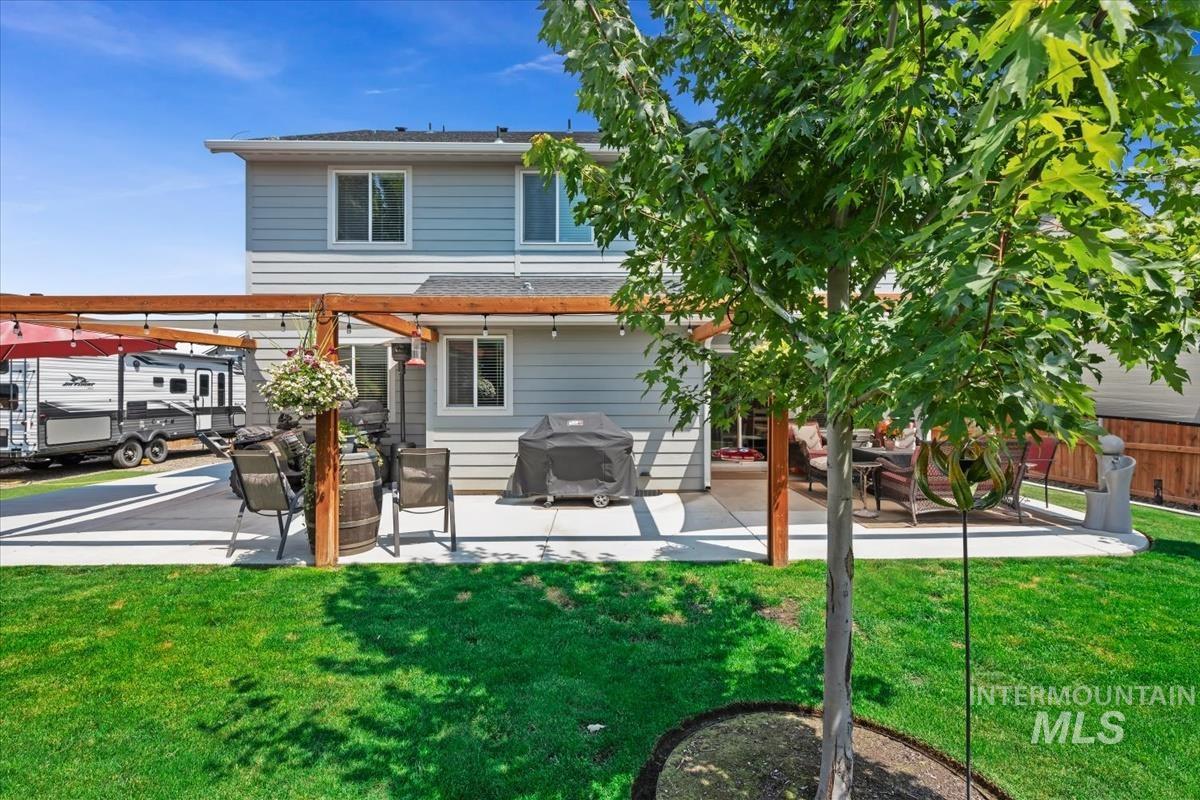 2563 N Honeysuckle Way, Kuna, Idaho 83634, 5 Bedrooms, 2.5 Bathrooms, Residential For Sale, Price $610,000,MLS 98997159