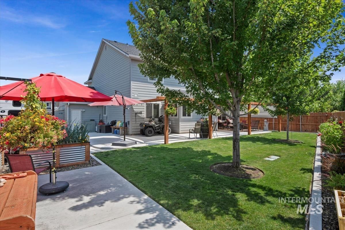 2563 N Honeysuckle Way, Kuna, Idaho 83634, 5 Bedrooms, 2.5 Bathrooms, Residential For Sale, Price $610,000,MLS 98997159