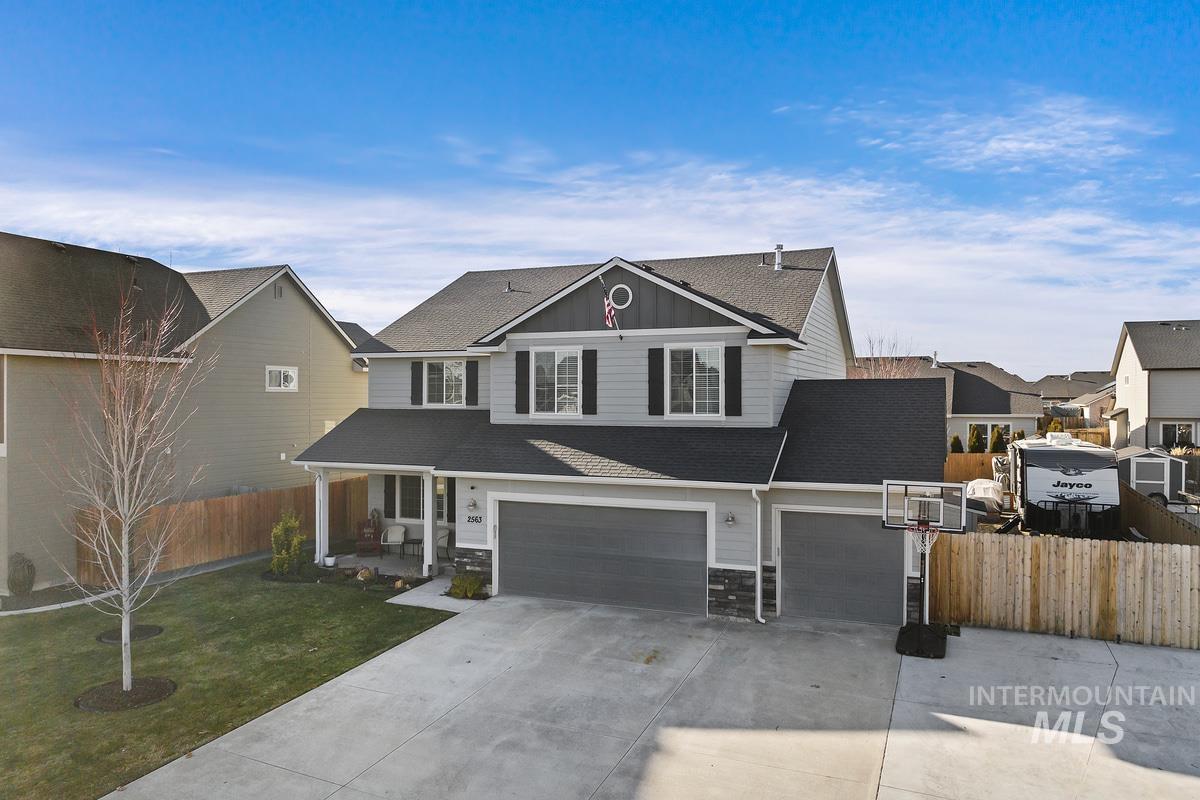 2563 N Honeysuckle Way, Kuna, Idaho 83634, 5 Bedrooms, 2.5 Bathrooms, Residential For Sale, Price $610,000,MLS 98997159