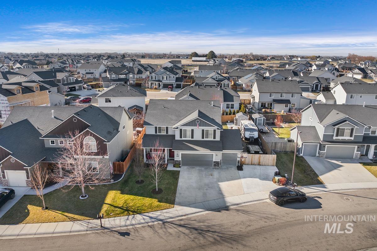 2563 N Honeysuckle Way, Kuna, Idaho 83634, 5 Bedrooms, 2.5 Bathrooms, Residential For Sale, Price $610,000,MLS 98997159