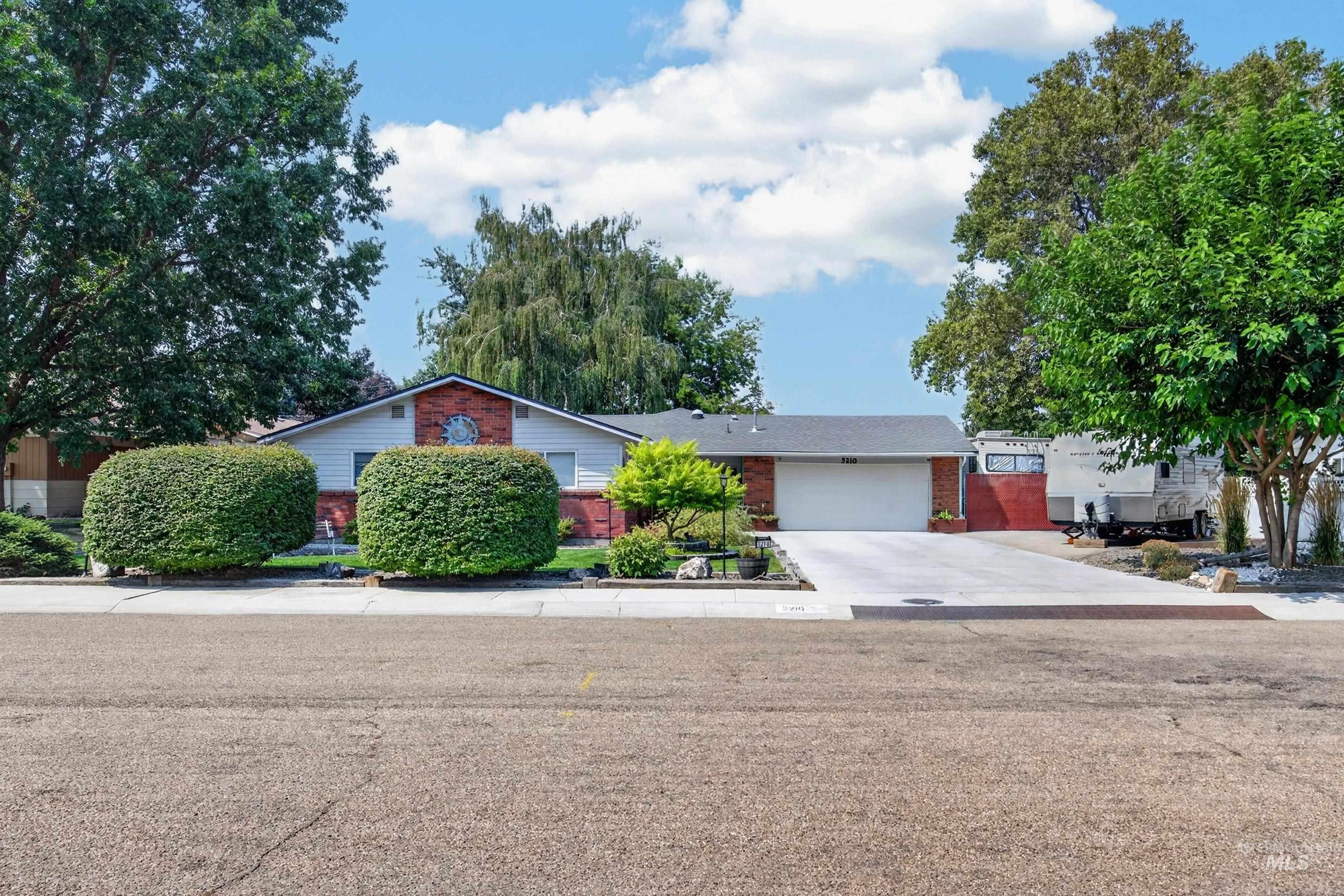 3210 Wisconsin Ave, Caldwell, Idaho 83605, 3 Bedrooms, 2 Bathrooms, Residential For Sale, Price $419,900,MLS 98997161