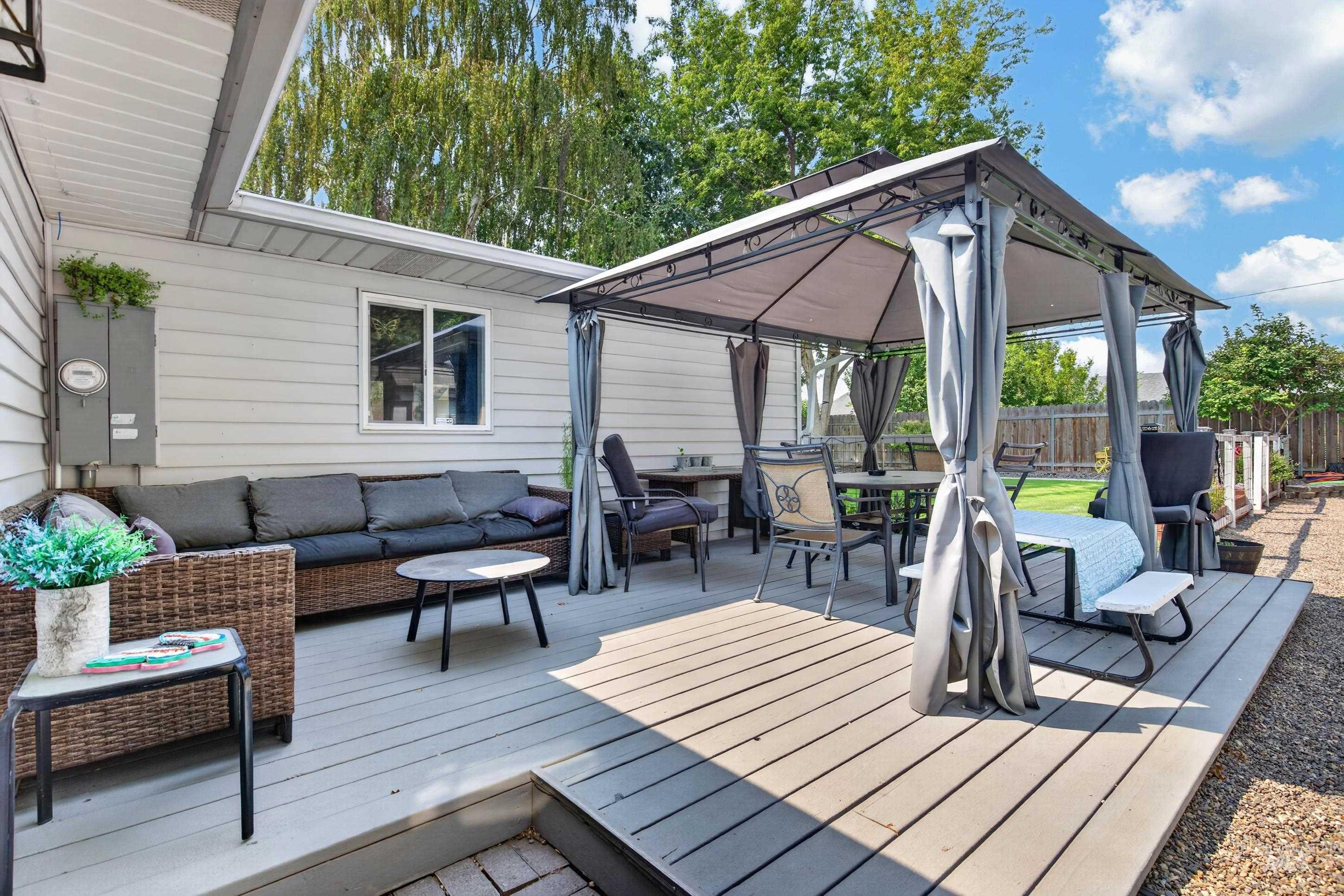3210 Wisconsin Ave, Caldwell, Idaho 83605, 3 Bedrooms, 2 Bathrooms, Residential For Sale, Price $419,900,MLS 98997161